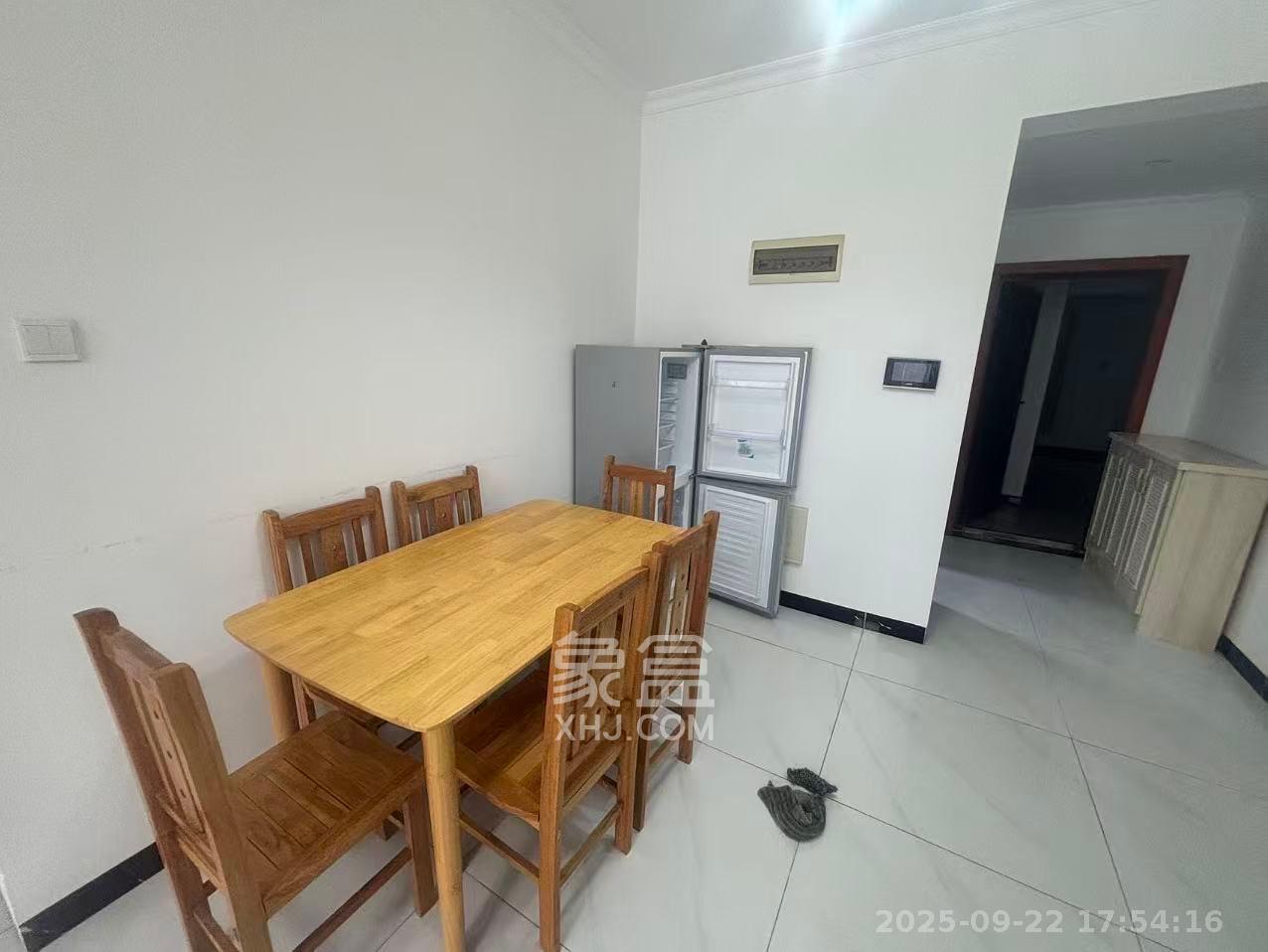 丰园城（鄱阳小区二期）  3室2厅1卫    1800.0元/月室内图