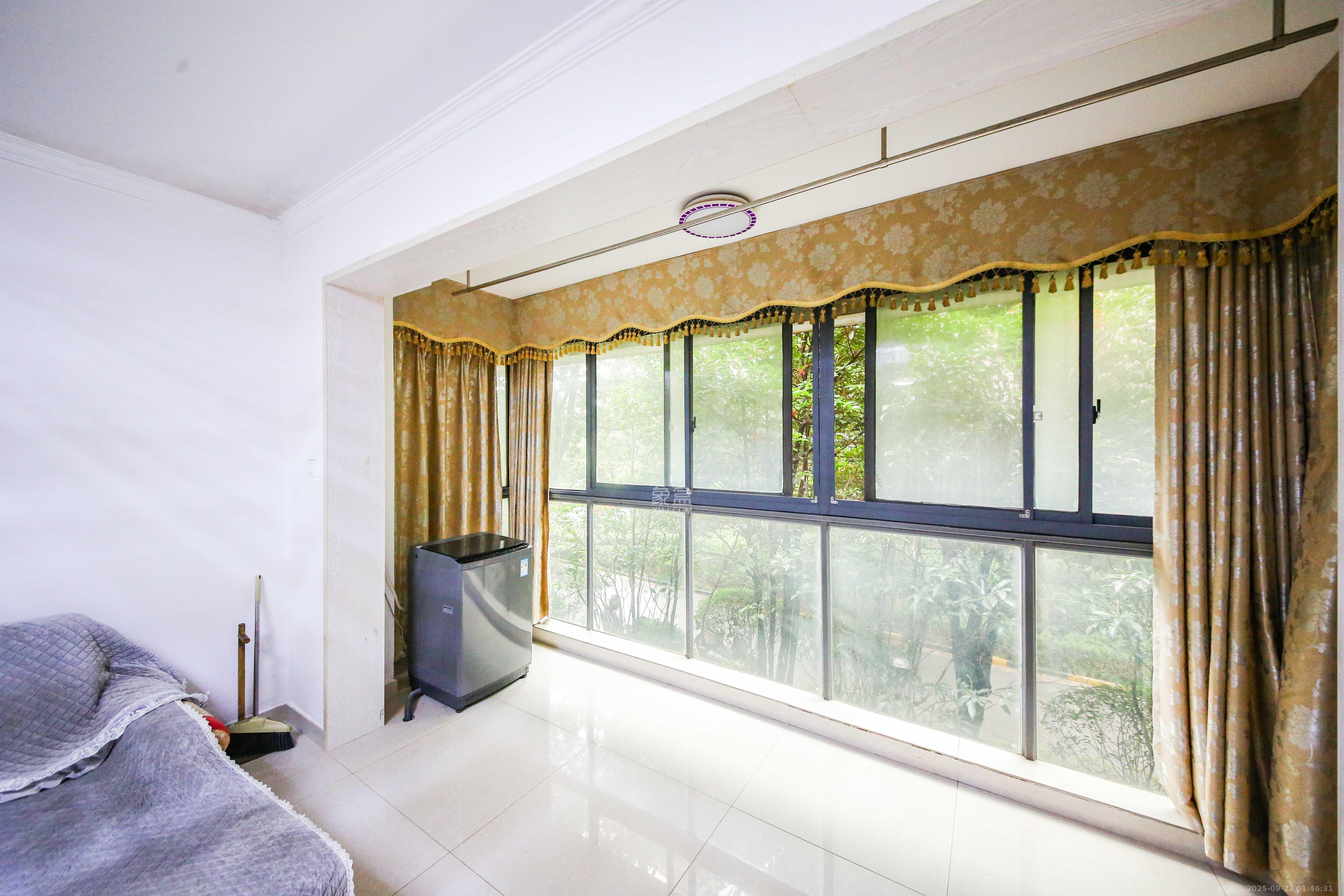 鑫远熙山 4室2厅2卫 125.0万 鑫远熙山 4室2厅2卫 125.0万阳台