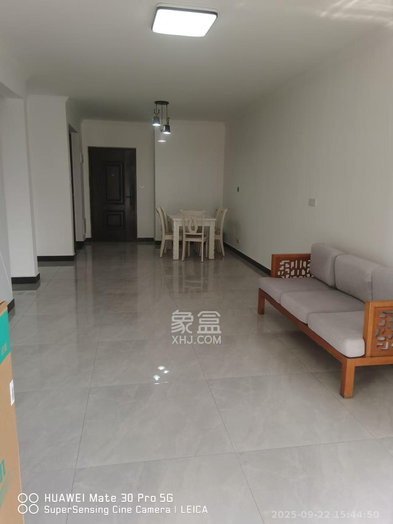 南益名士豪庭 3室2厅1卫 2500.0元/月 南益名士豪庭 3室2厅1卫 2500.0元/月室内图