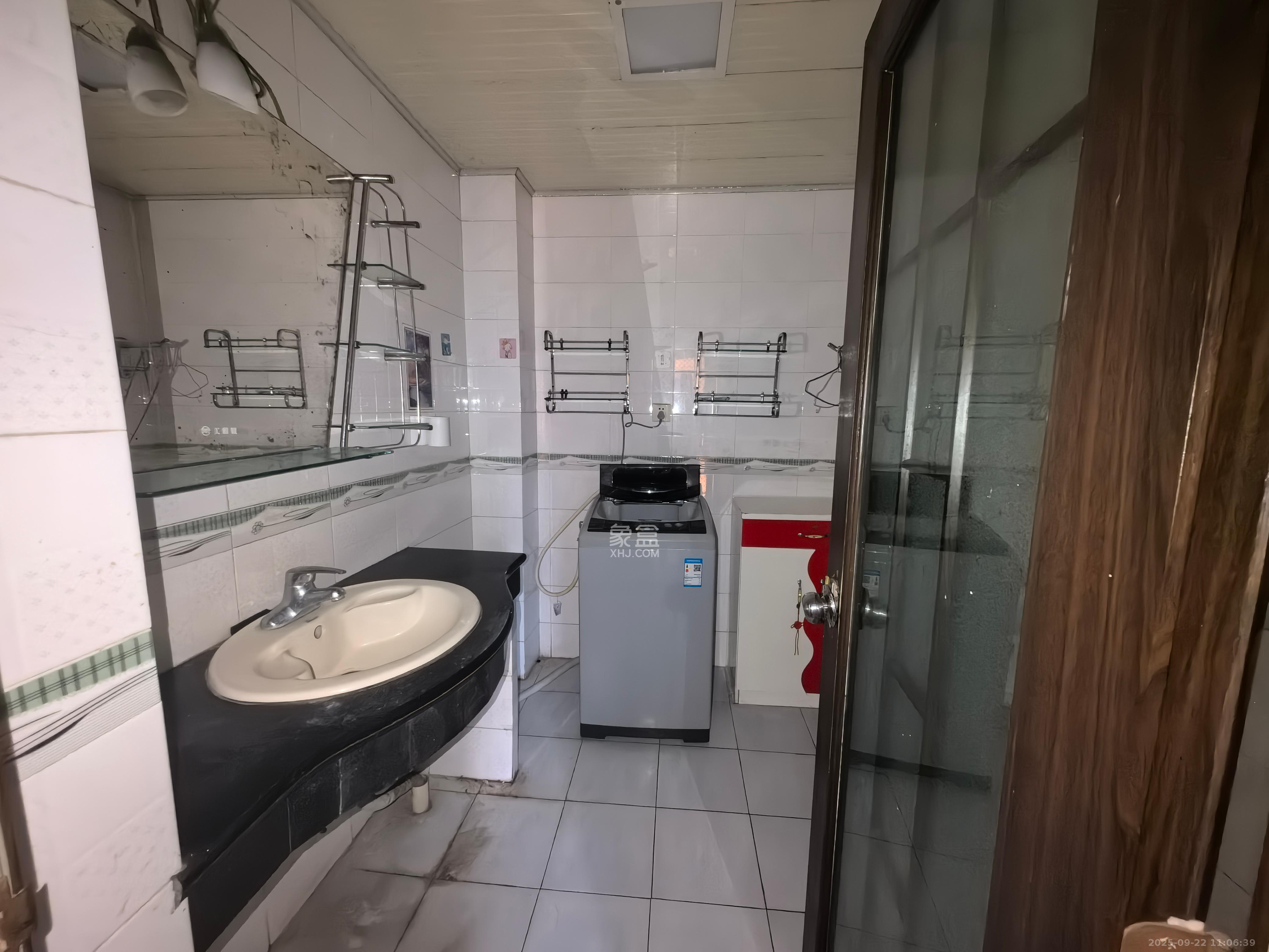 赤岗苑 3室2厅2卫 2000.0元/月 赤岗苑 3室2厅2卫 2000.0元/月室内图