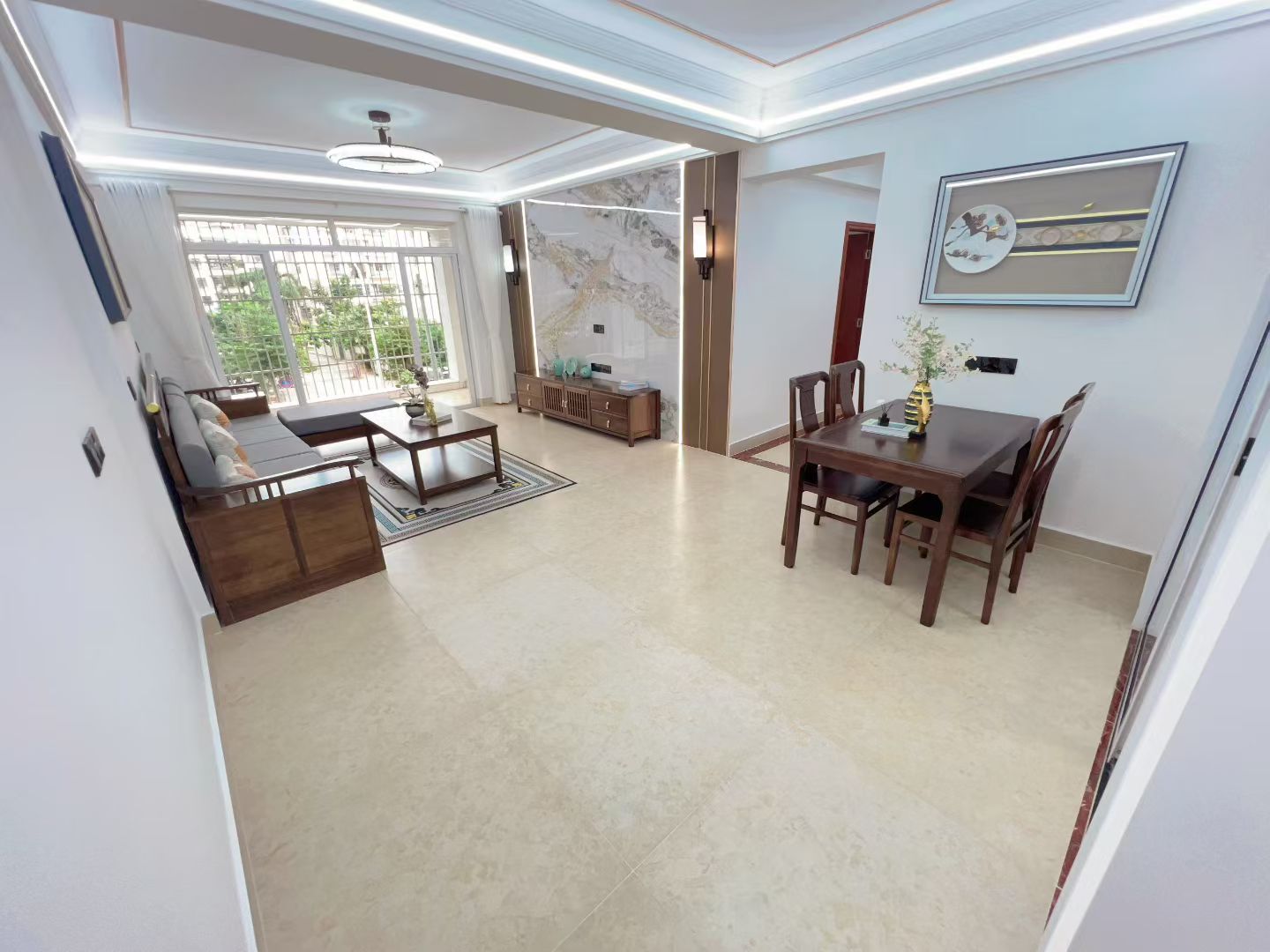 宝泰温泉花园 3室2厅1卫 128.0万 宝泰温泉花园 3室2厅1卫 128.0万客厅