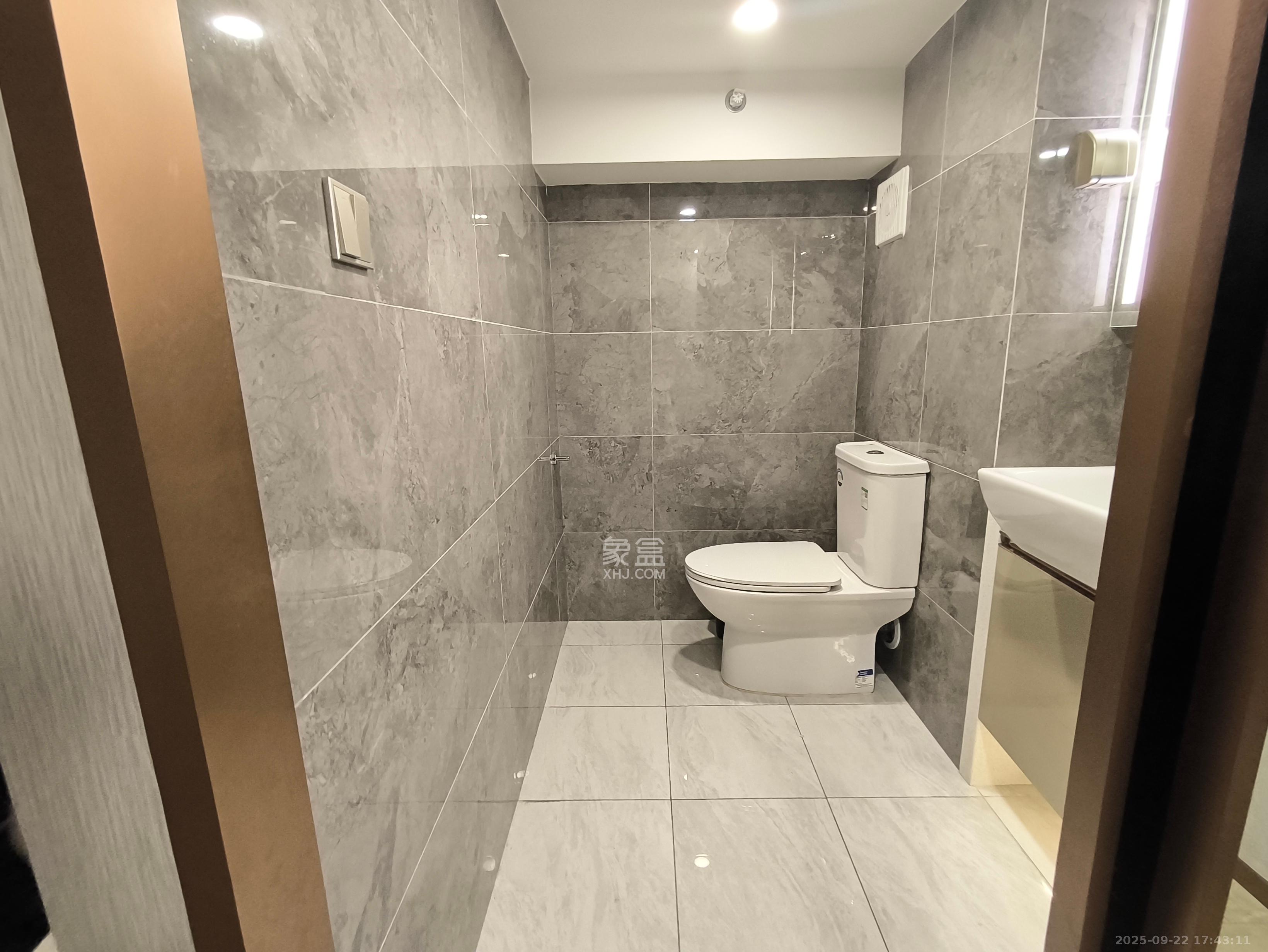 华远华时代 3室2厅2卫 3800.0元/月 华远华时代 3室2厅2卫 3800.0元/月室内图