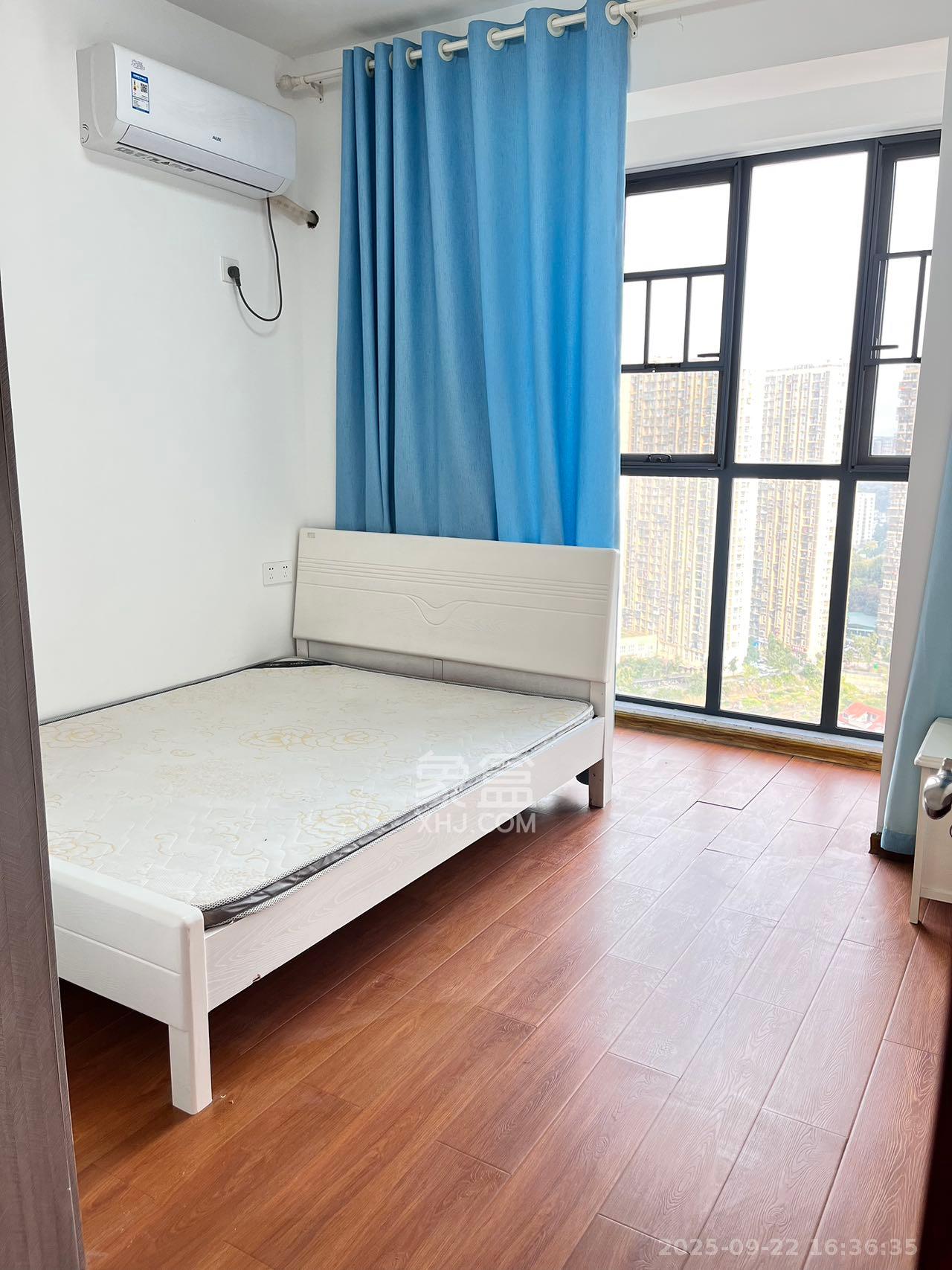 恒生碧水龙庭  3室2厅2卫    2400.0元/月室内图