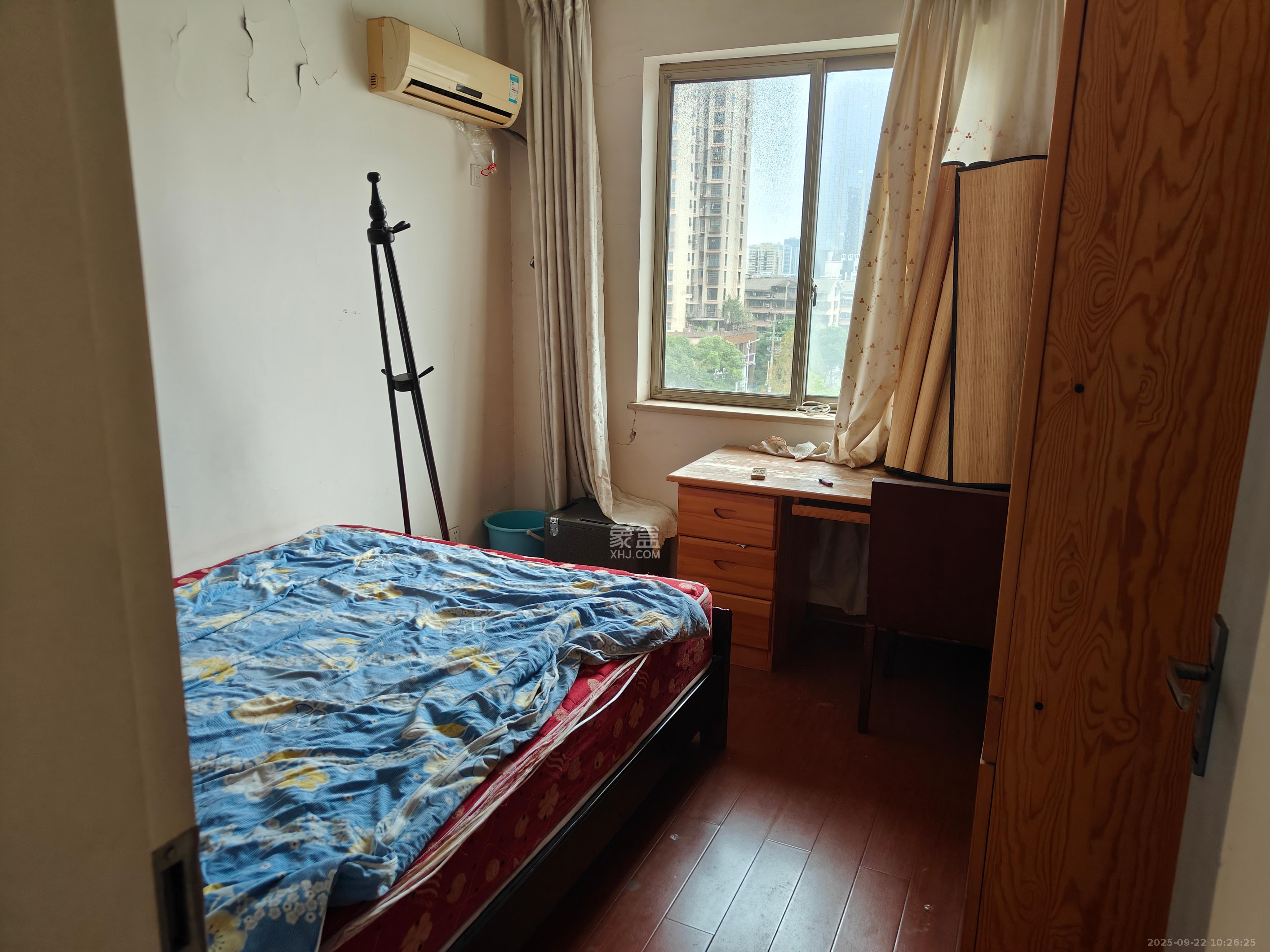 芙蓉公寓  3室2厅2卫    1800.0元/月室内图