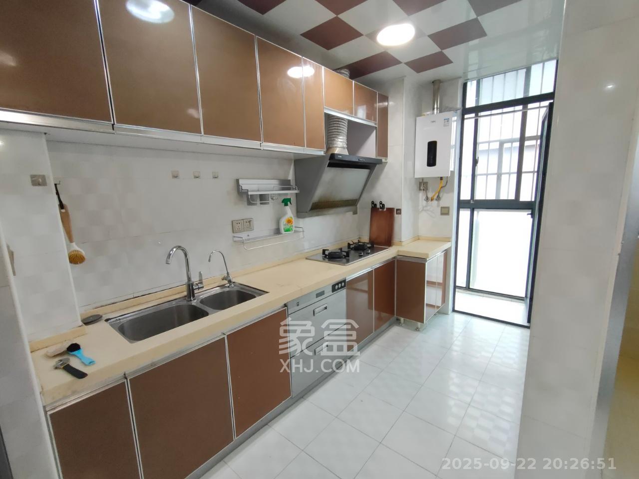 星城映象 3室2厅2卫 2400.0元/月 星城映象 3室2厅2卫 2400.0元/月室内图