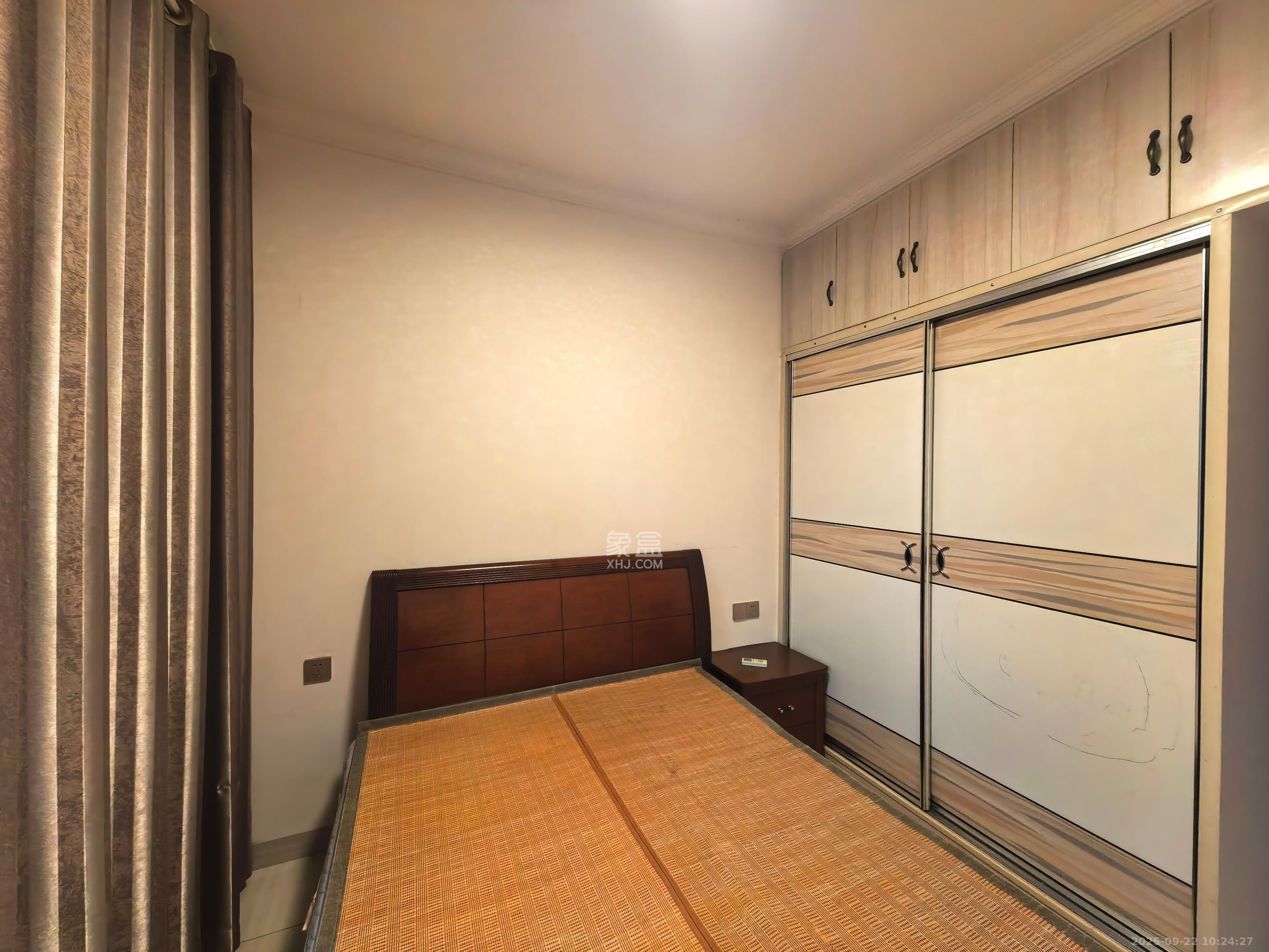 粟塘小区  1室0厅0卫   2000.00元/月室内图
