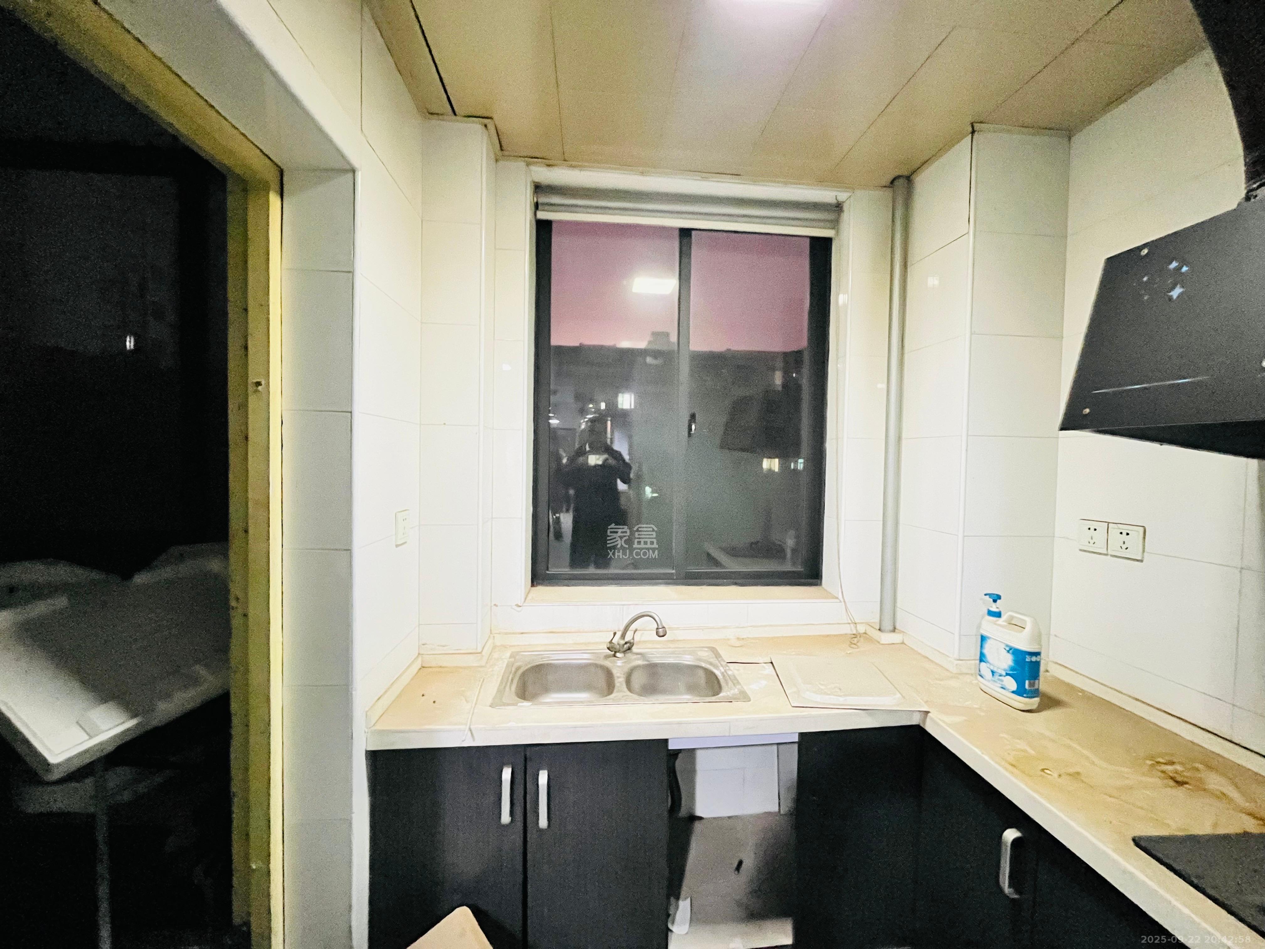 长大彩虹都 4室2厅2卫 2700.0元/月 长大彩虹都 4室2厅2卫 2700.0元/月室内图