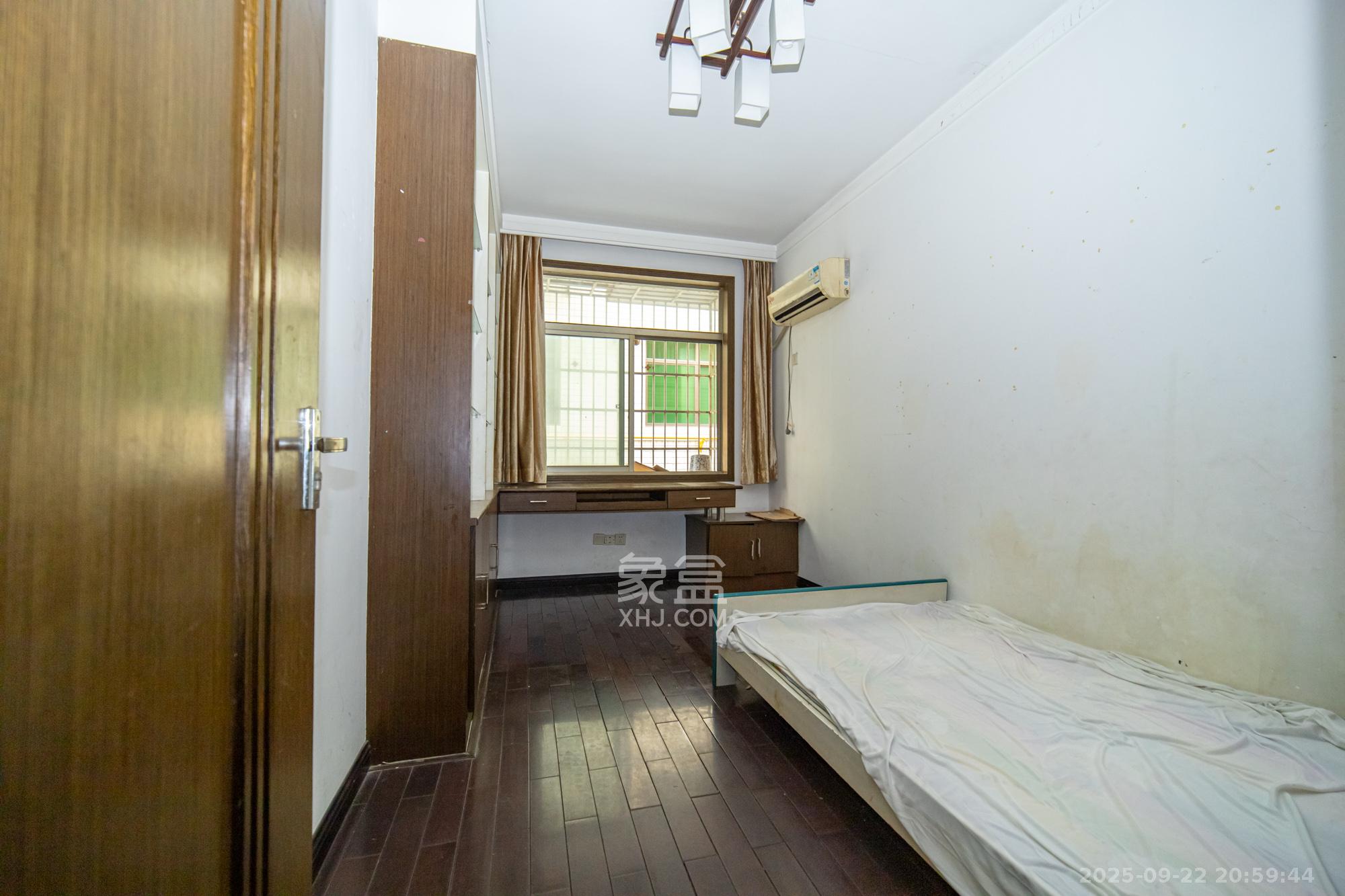 天星家园 4室2厅1卫 68.8万 天星家园 4室2厅1卫 68.8万卧室