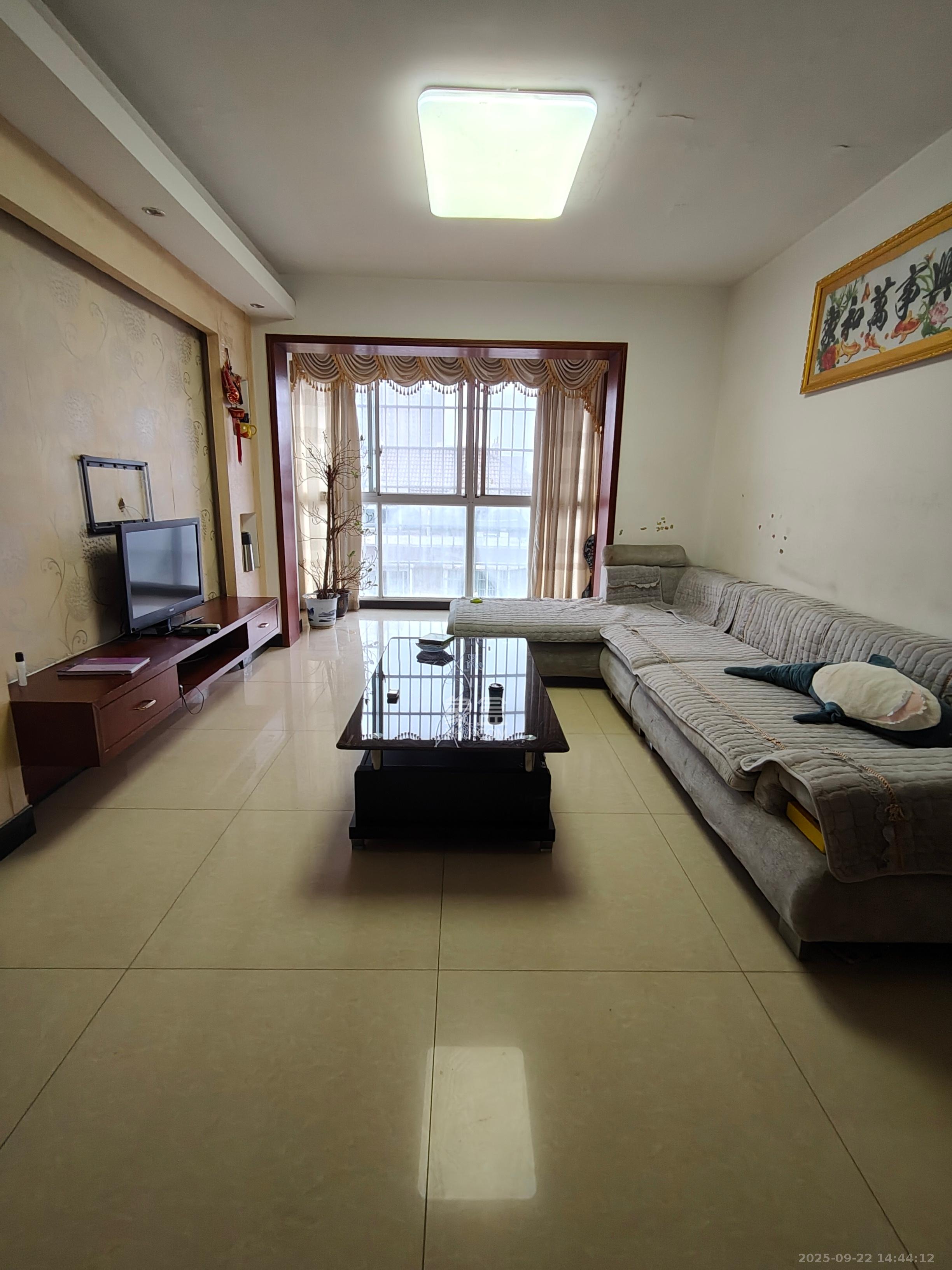 山水庭院  2室1厅1卫    1500.0元/月 山水庭院  2室1厅1卫    1500.0元/月