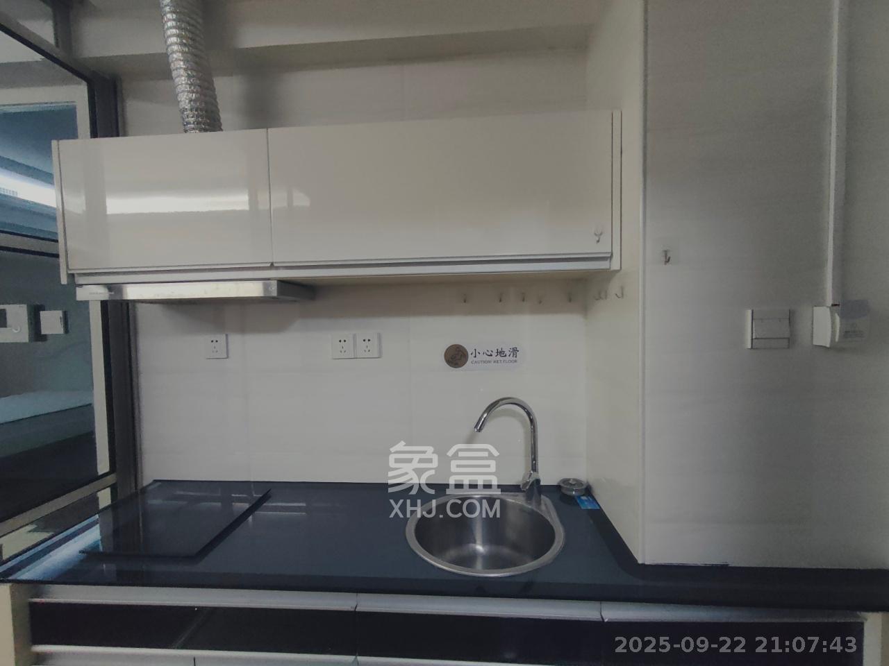 壹号公馆  1室1厅1卫   2200.00元/月室内图