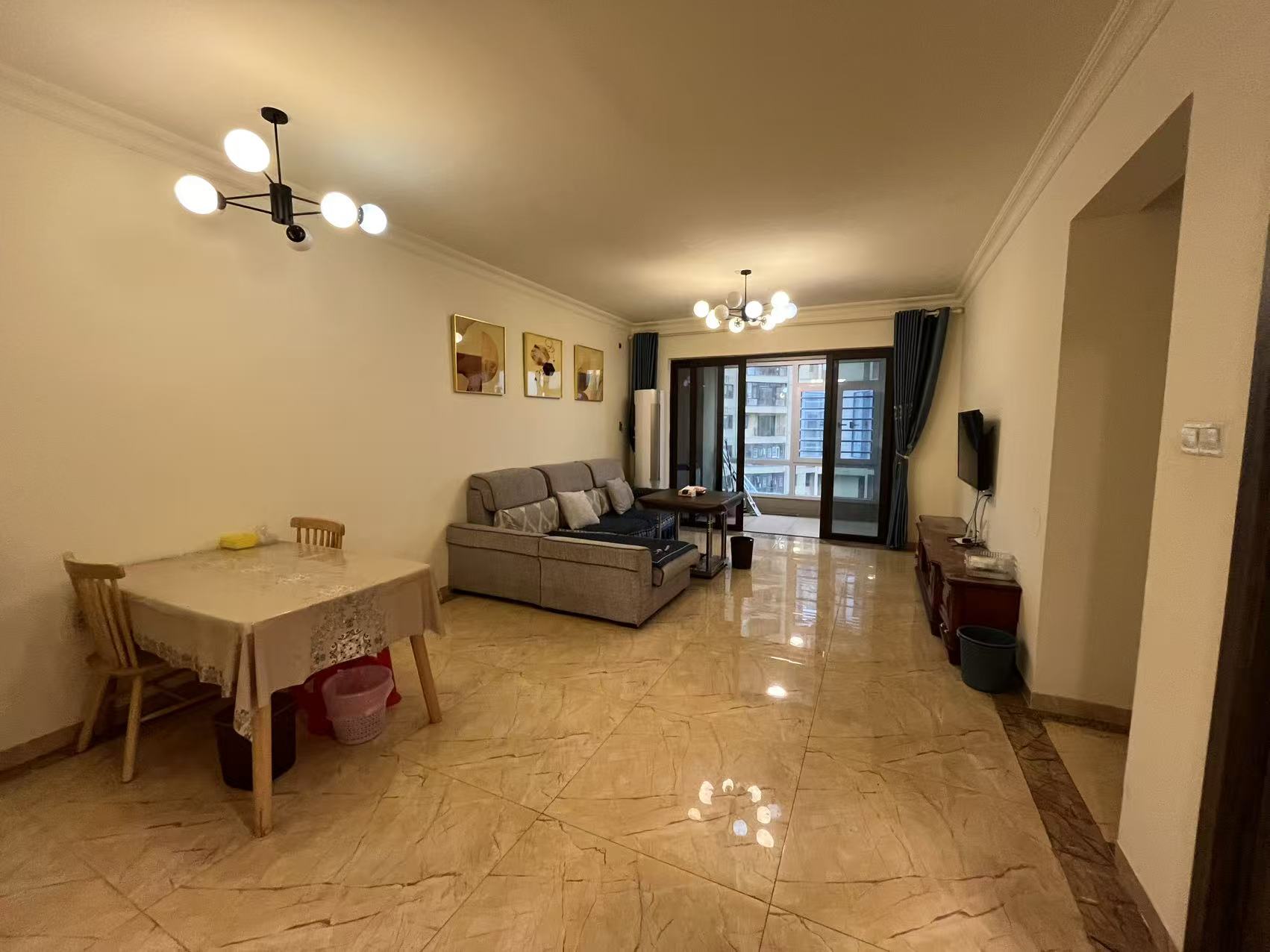 碧桂园豪园  3室2厅2卫    2200.0元/月室内图