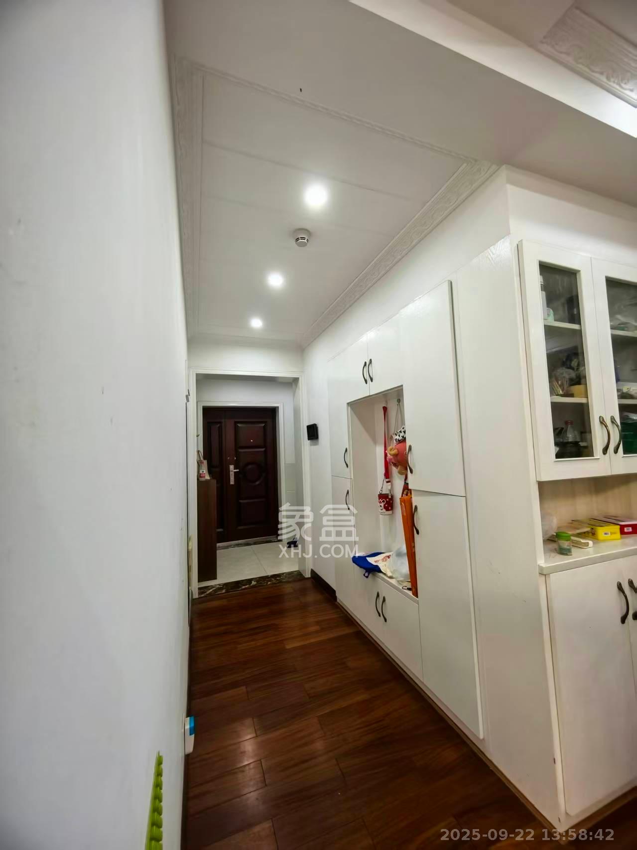 南山雍江汇(滨江国际新城) 4室2厅2卫 5000.0元/月 南山雍江汇(滨江国际新城) 4室2厅2卫 5000.0元/月室内图