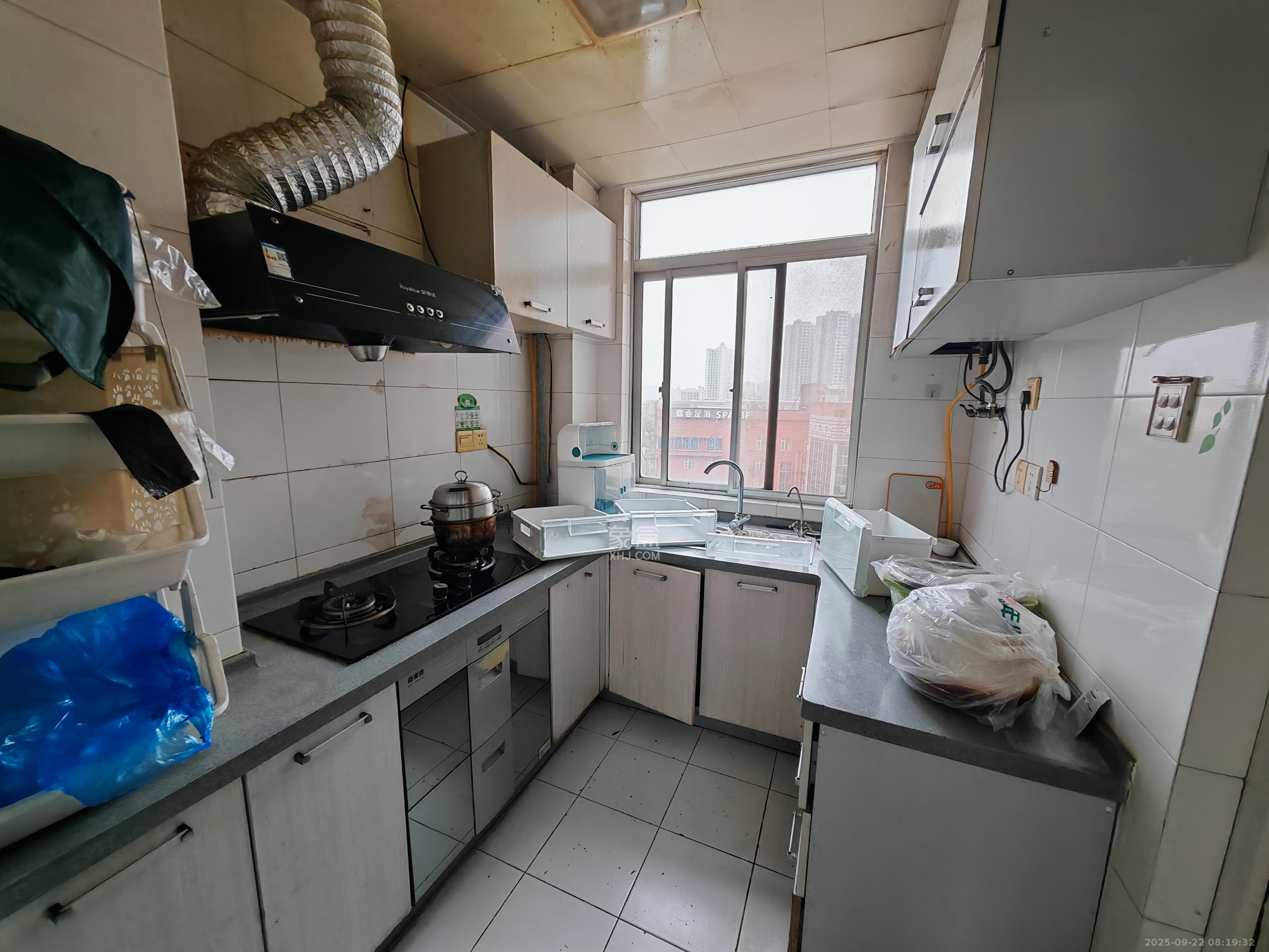 东方新世界 2室2厅1卫 2500.0元/月 东方新世界 2室2厅1卫 2500.0元/月室内图