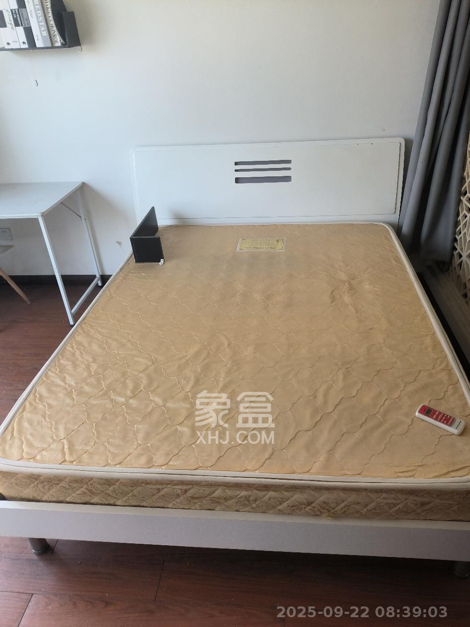 西子一间  1室1厅1卫    1600.0元/月室内图