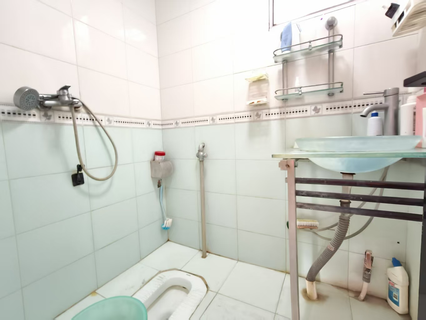 四季大厦 3室2厅2卫 2800.0元/月 四季大厦 3室2厅2卫 2800.0元/月室内图