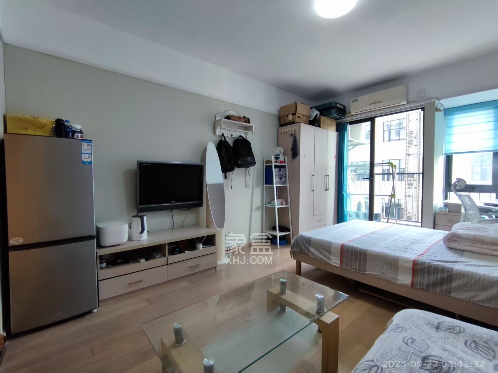 万科金色家园 1室1厅1卫 1300.0元/月 万科金色家园 1室1厅1卫 1300.0元/月室内图