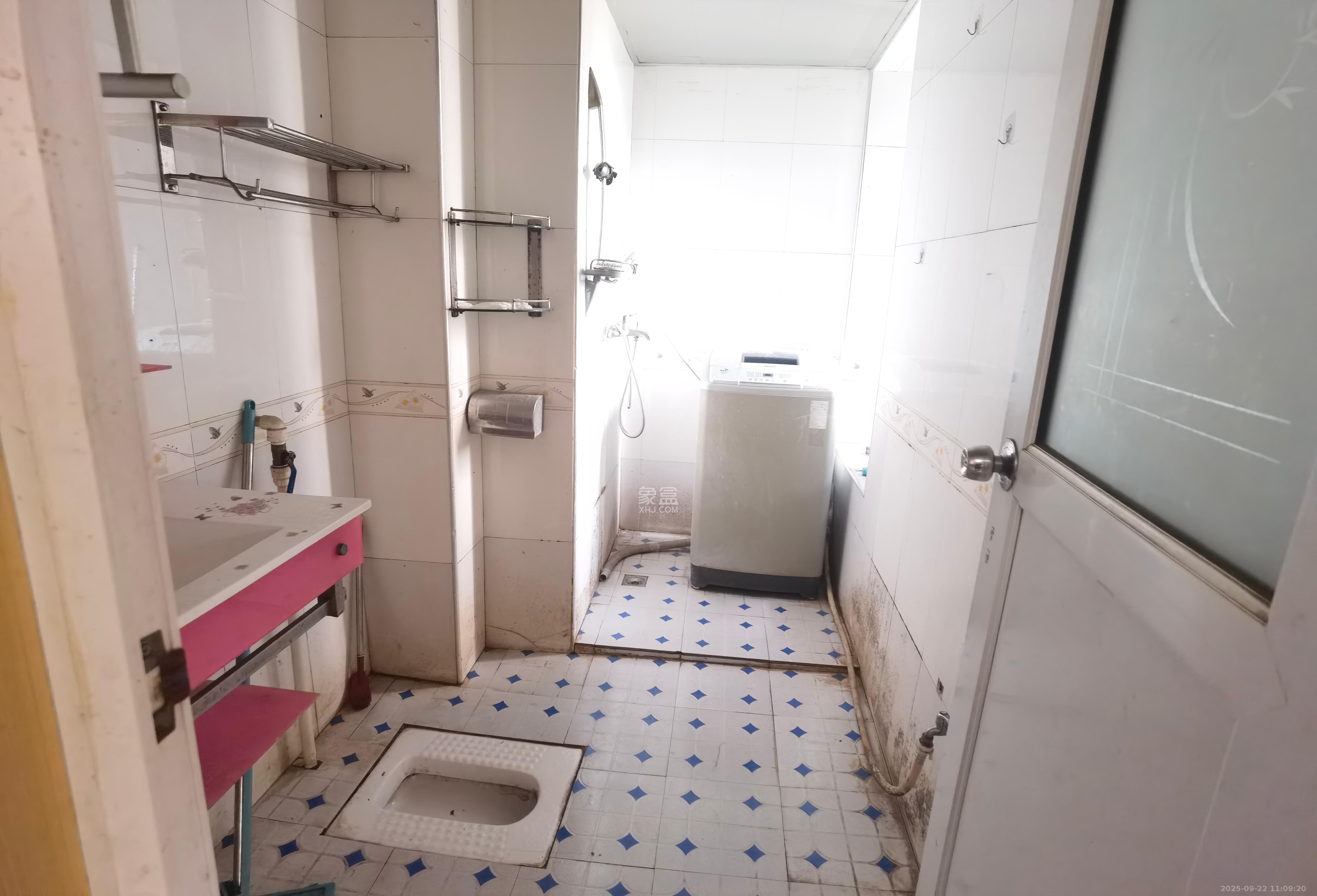 中信文化广场(中信新城二期) 2室1厅1卫 1300.0元/月 中信文化广场(中信新城二期) 2室1厅1卫 1300.0元/月室内图