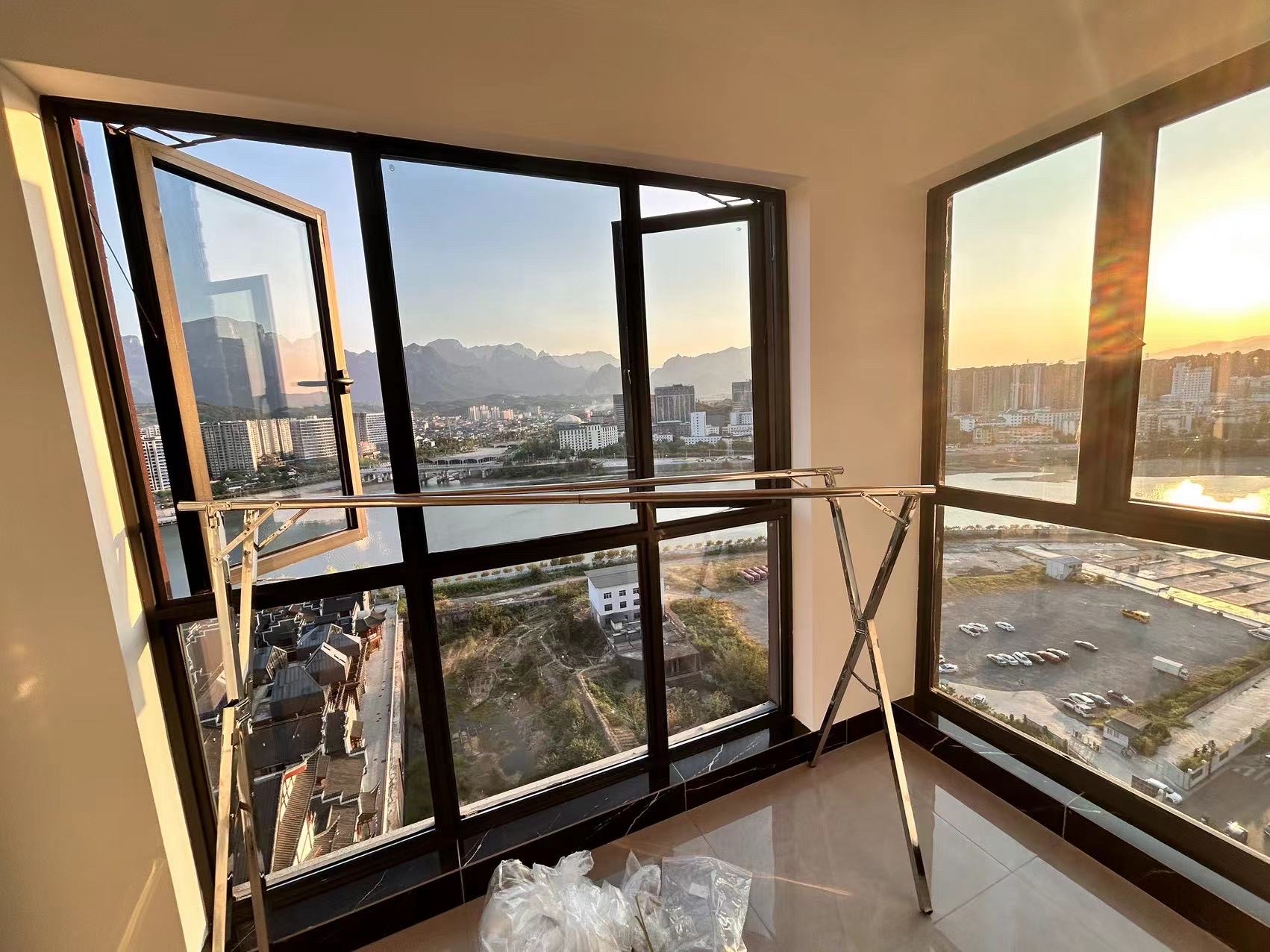 南门口安置小区二期 2室1厅1卫 2000.0元/月 南门口安置小区二期 2室1厅1卫 2000.0元/月室内图