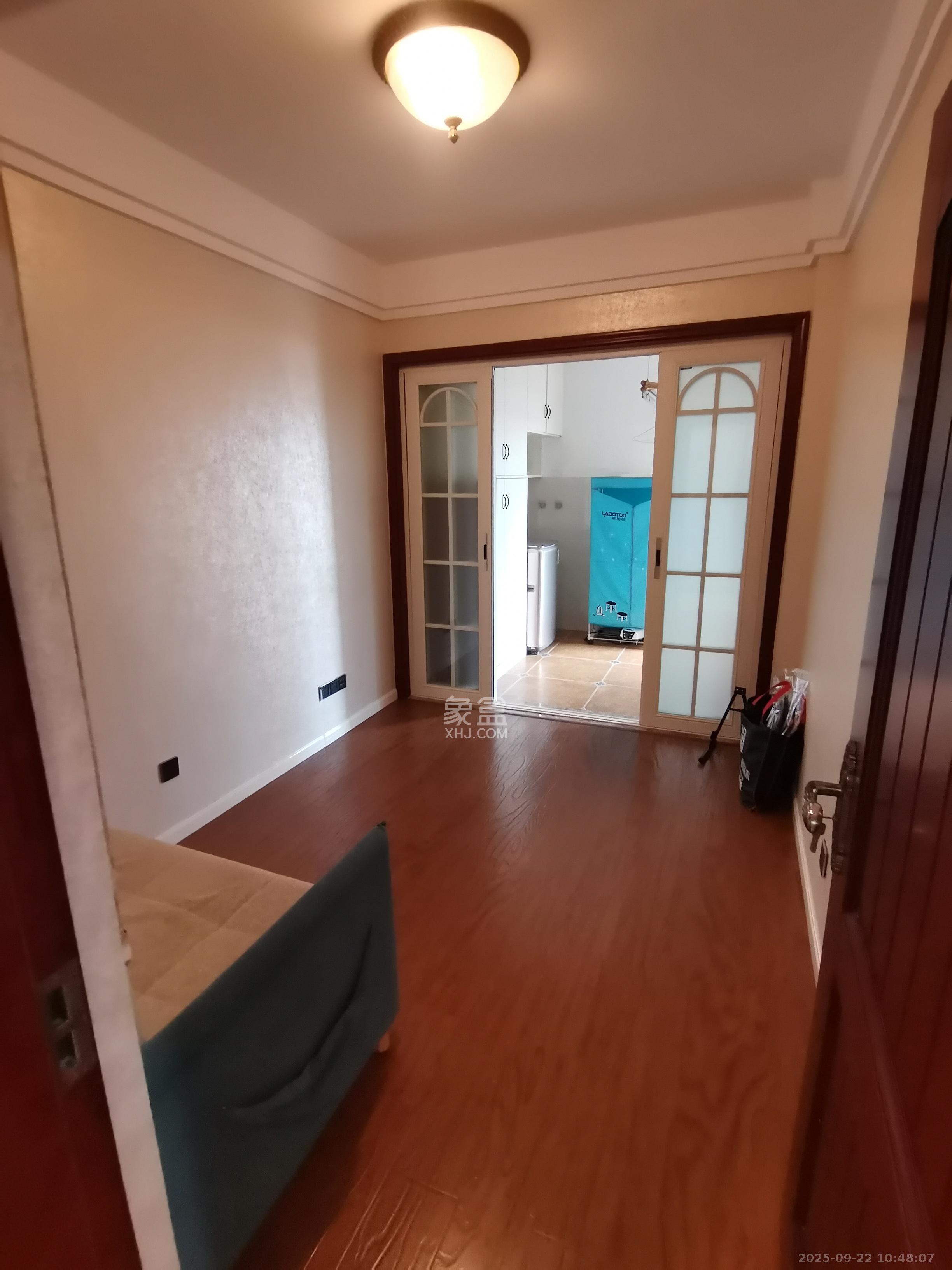 天麓尚层  4室2厅1卫    3000.0元/月室内图