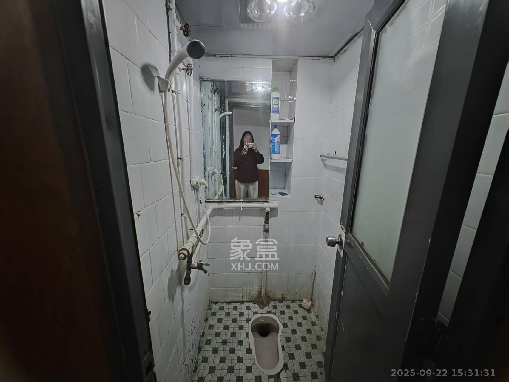 红泥山小区 2室1厅1卫 1500.0元/月 红泥山小区 2室1厅1卫 1500.0元/月室内图