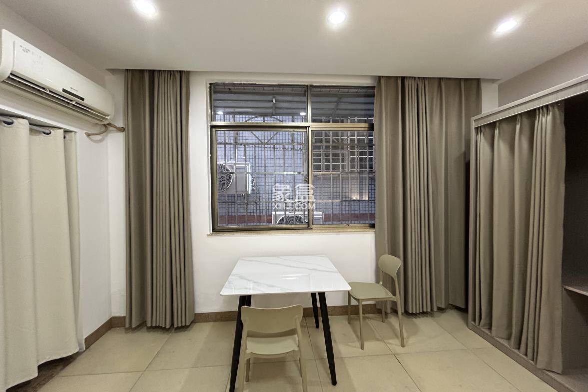 临轩阁公寓(龙湖) 1室0厅1卫 1200.0元/月 临轩阁公寓(龙湖) 1室0厅1卫 1200.0元/月室内图