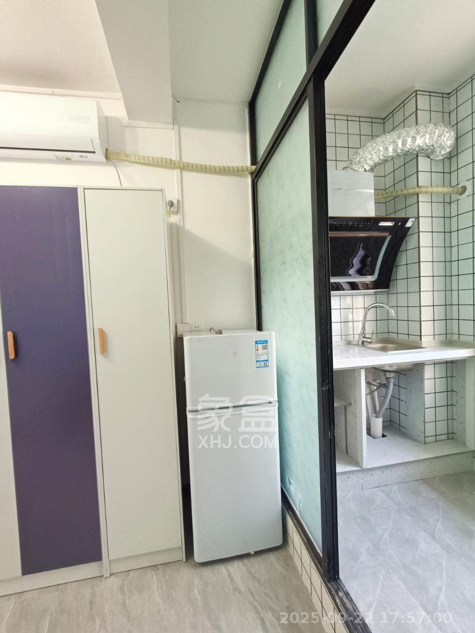 岳北社区  1室1厅1卫    1300.0元/月室内图