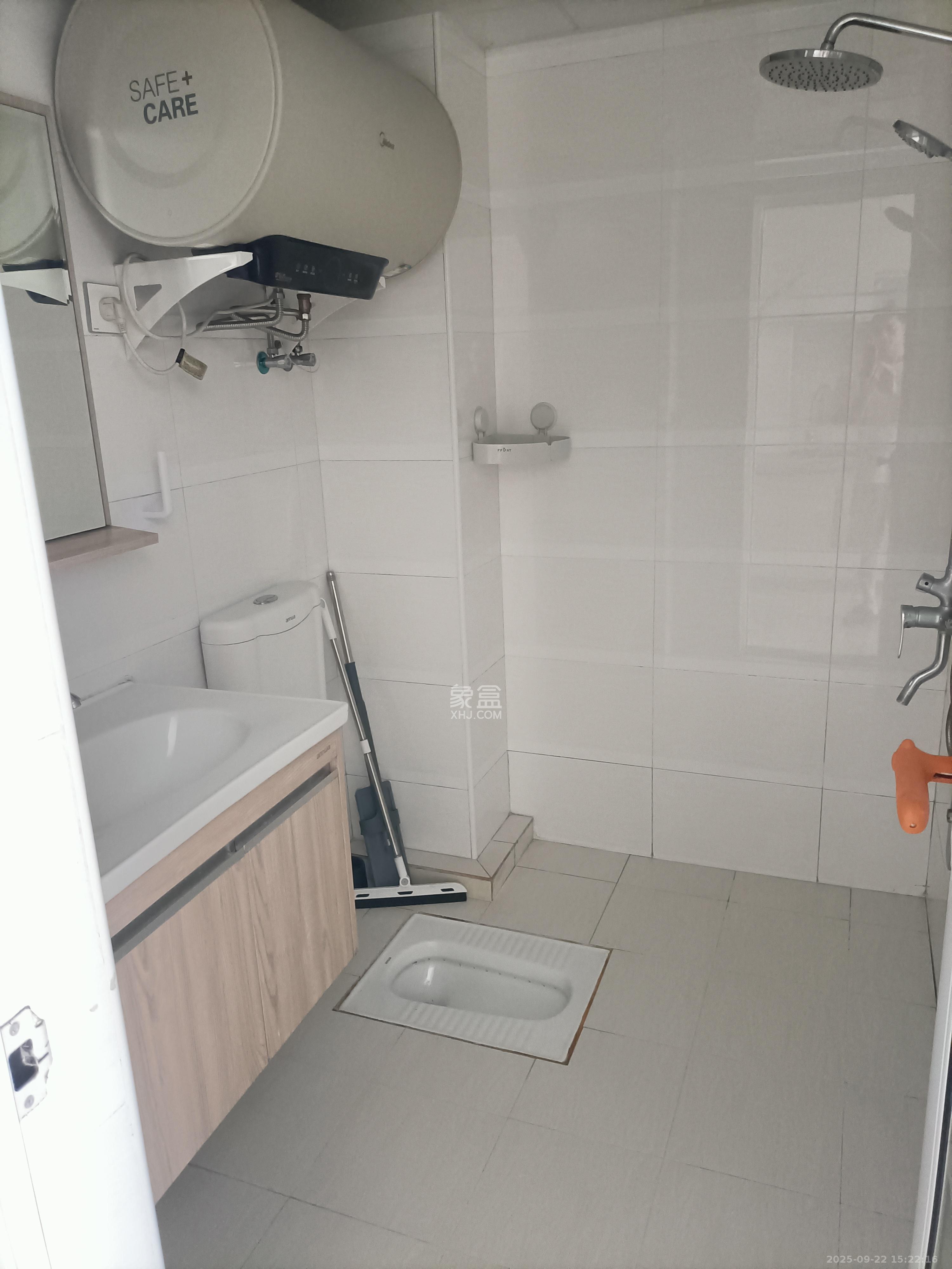 中交里城 1室1厅1卫 1700.0元/月 中交里城 1室1厅1卫 1700.0元/月室内图