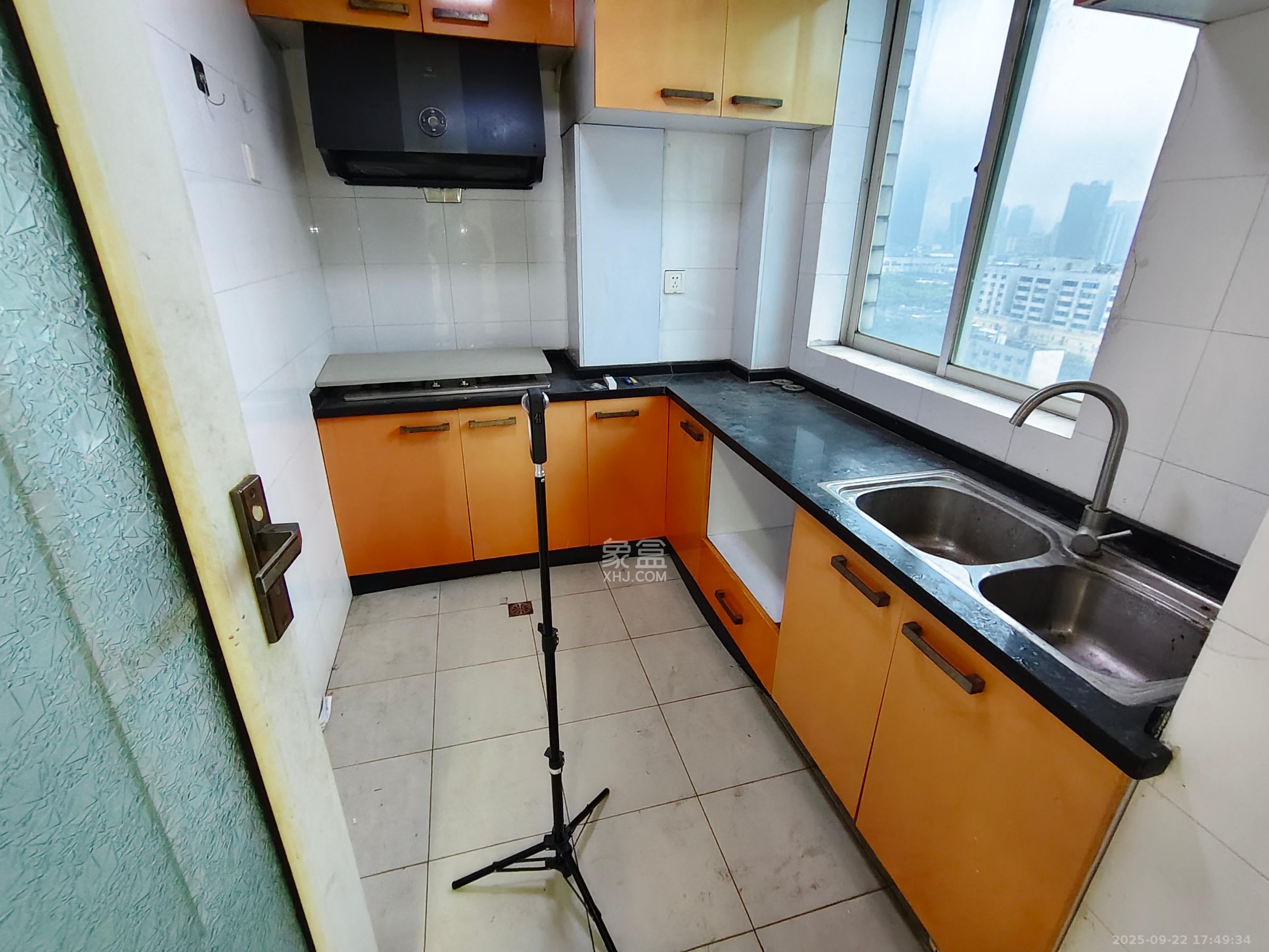 朝阳银座  1室1厅1卫    1800.0元/月室内图