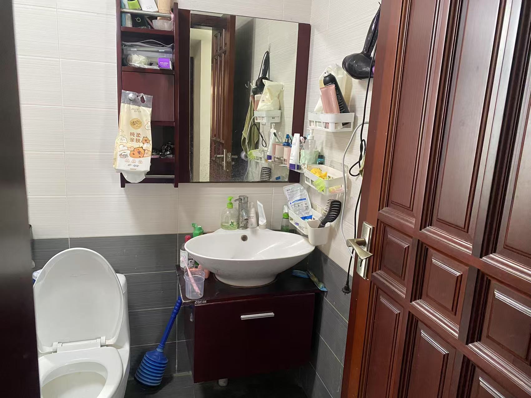 置地花园 3室2厅2卫 4000.0元/月 置地花园 3室2厅2卫 4000.0元/月室内图