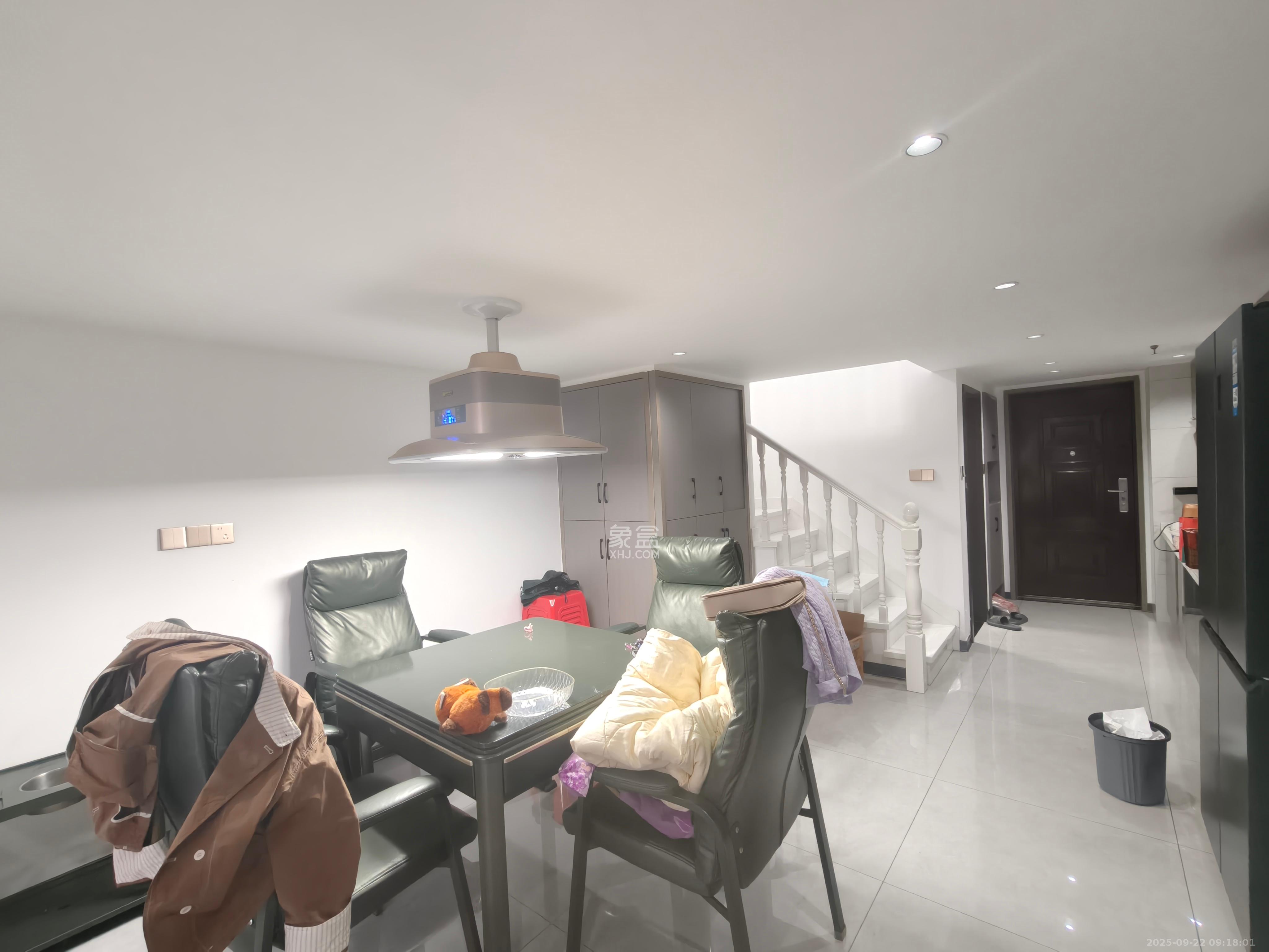 MOMA当代广场 2室2厅1卫 1700.0元/月 MOMA当代广场 2室2厅1卫 1700.0元/月室内图