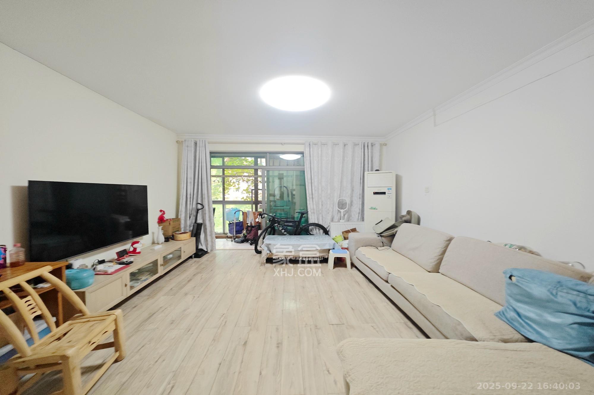 新城新世界一二三期  4室2厅2卫    135.0万 新城新世界一二三期  4室2厅2卫    135.0万