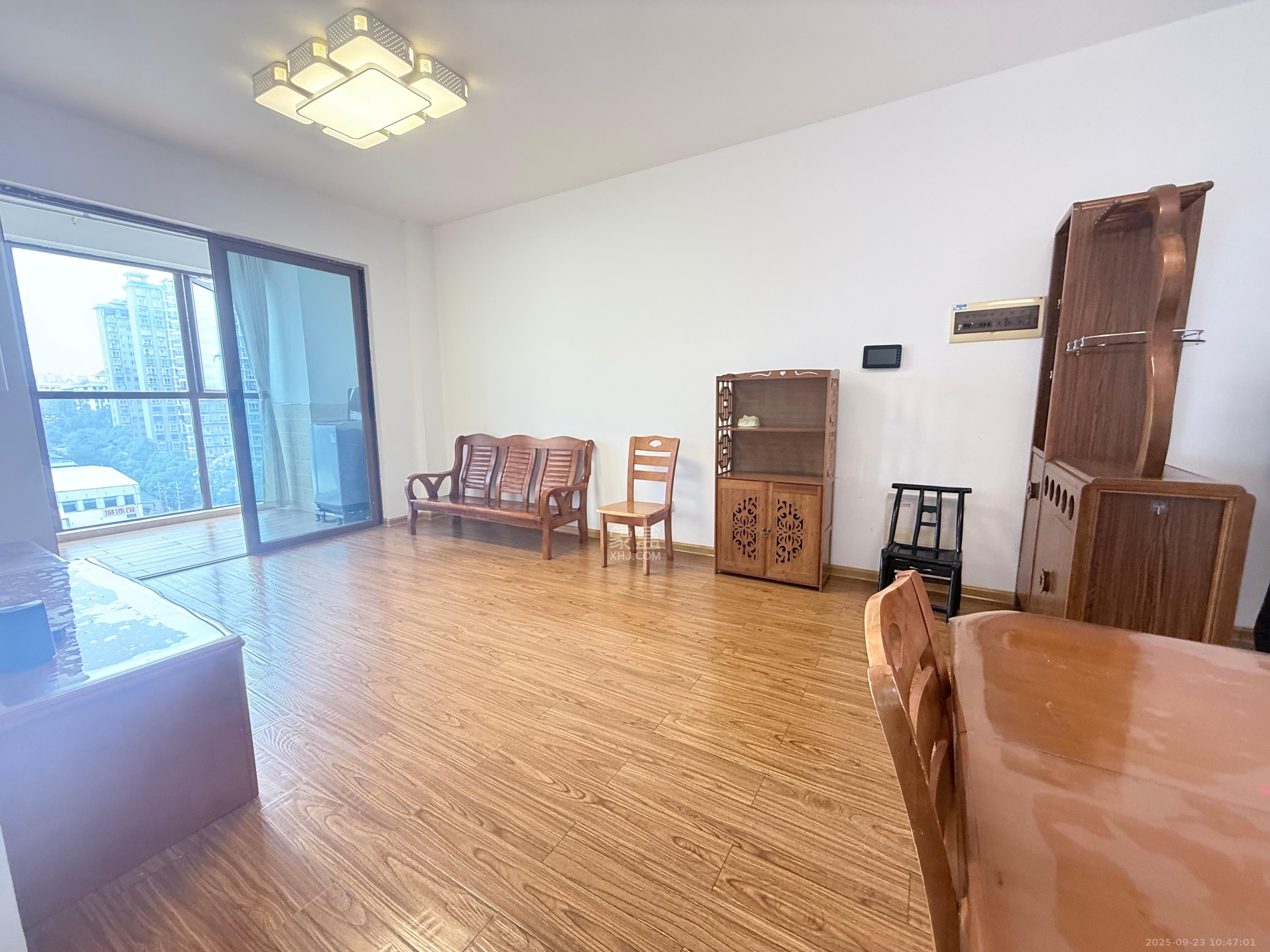 万里时代 2室1厅1卫 2200.0元/月 万里时代 2室1厅1卫 2200.0元/月室内图