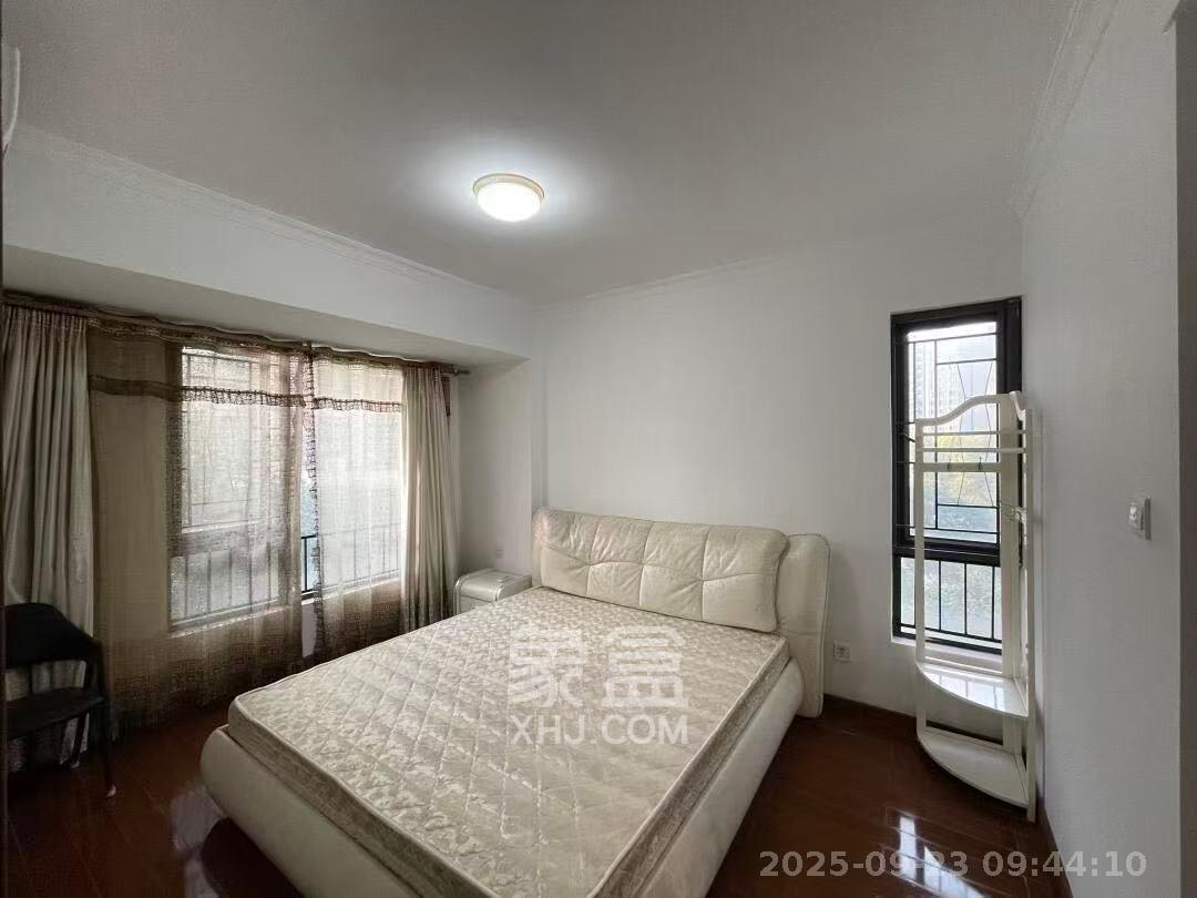 万科城市花园  3室1厅2卫   2300.00元/月室内图