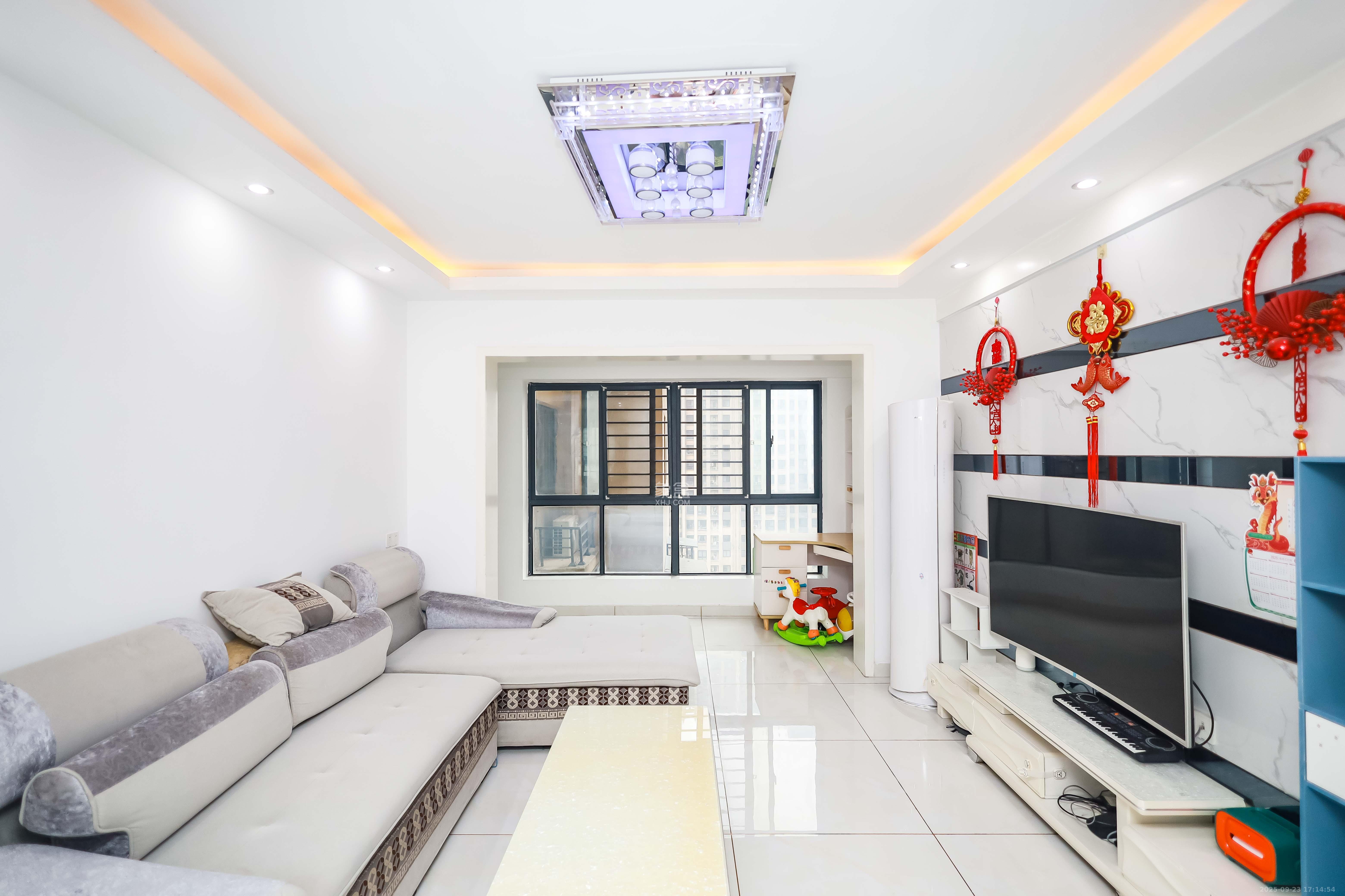 天麓尚层  3室2厅2卫    86.0万 天麓尚层  3室2厅2卫    86.0万