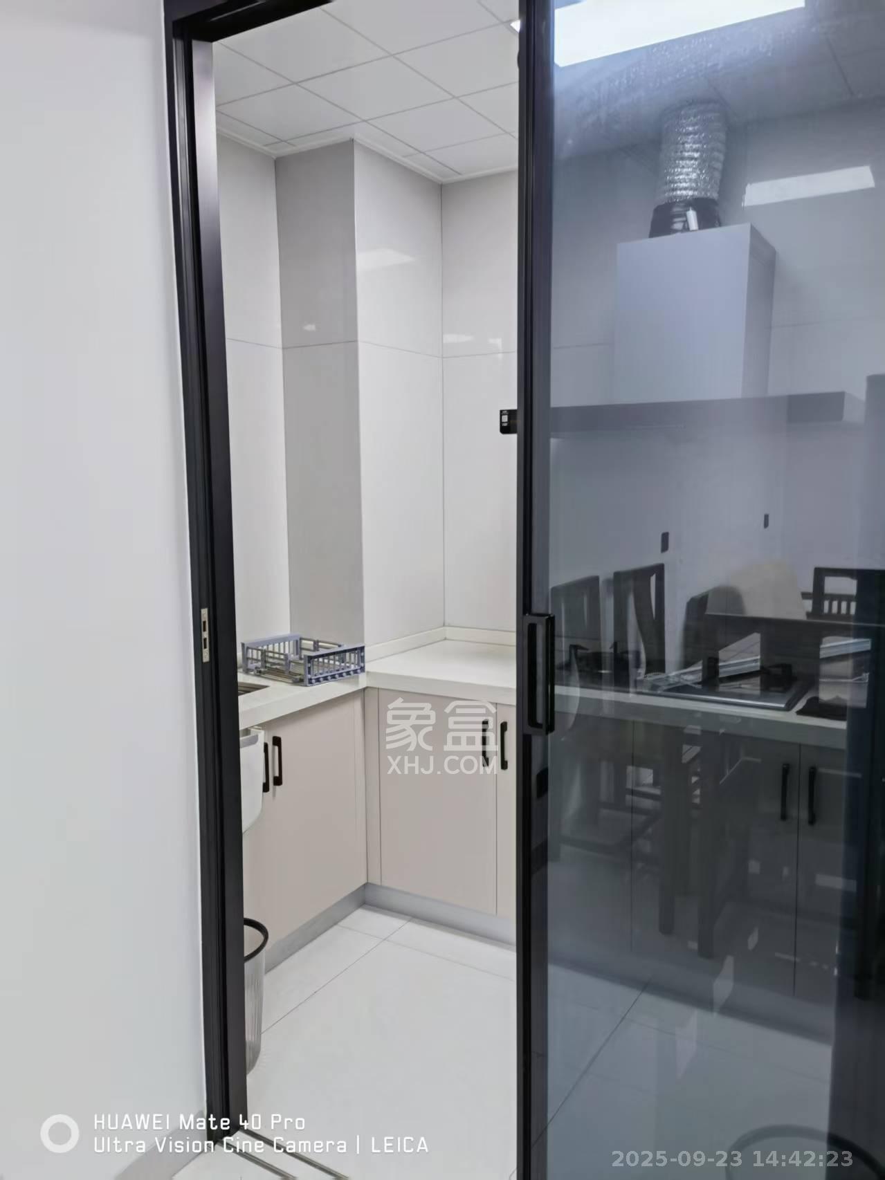 云和华府 2室2厅1卫 2200.0元/月 云和华府 2室2厅1卫 2200.0元/月室内图