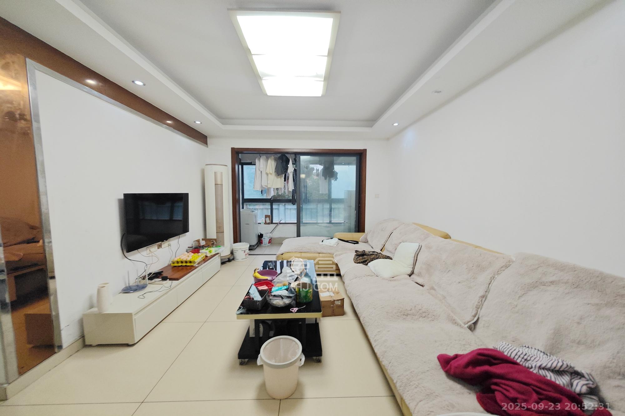 都市兰亭  3室1厅1卫    73.8万客厅