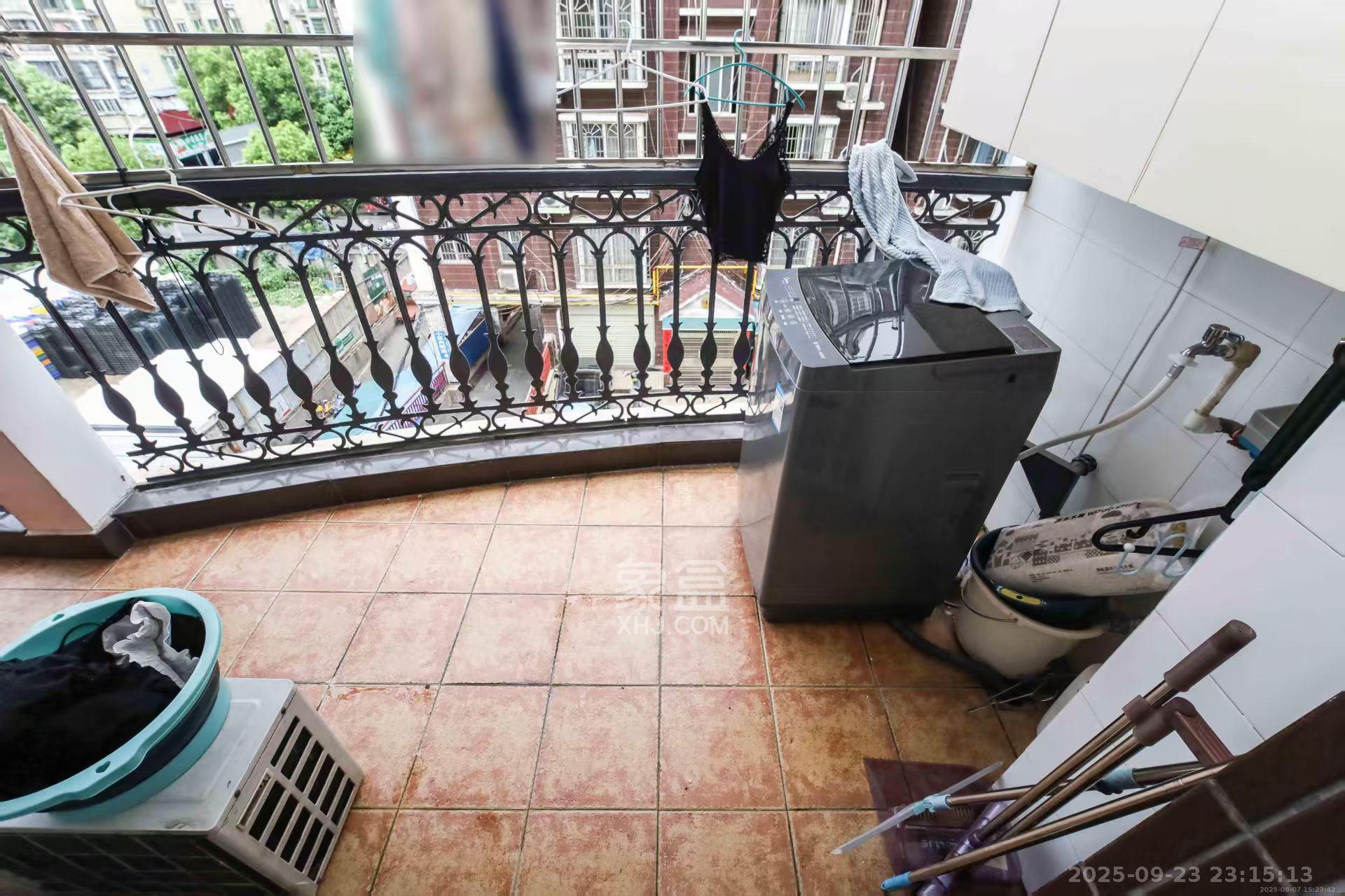 银力家园  3室2厅2卫    2800.0元/月室内图