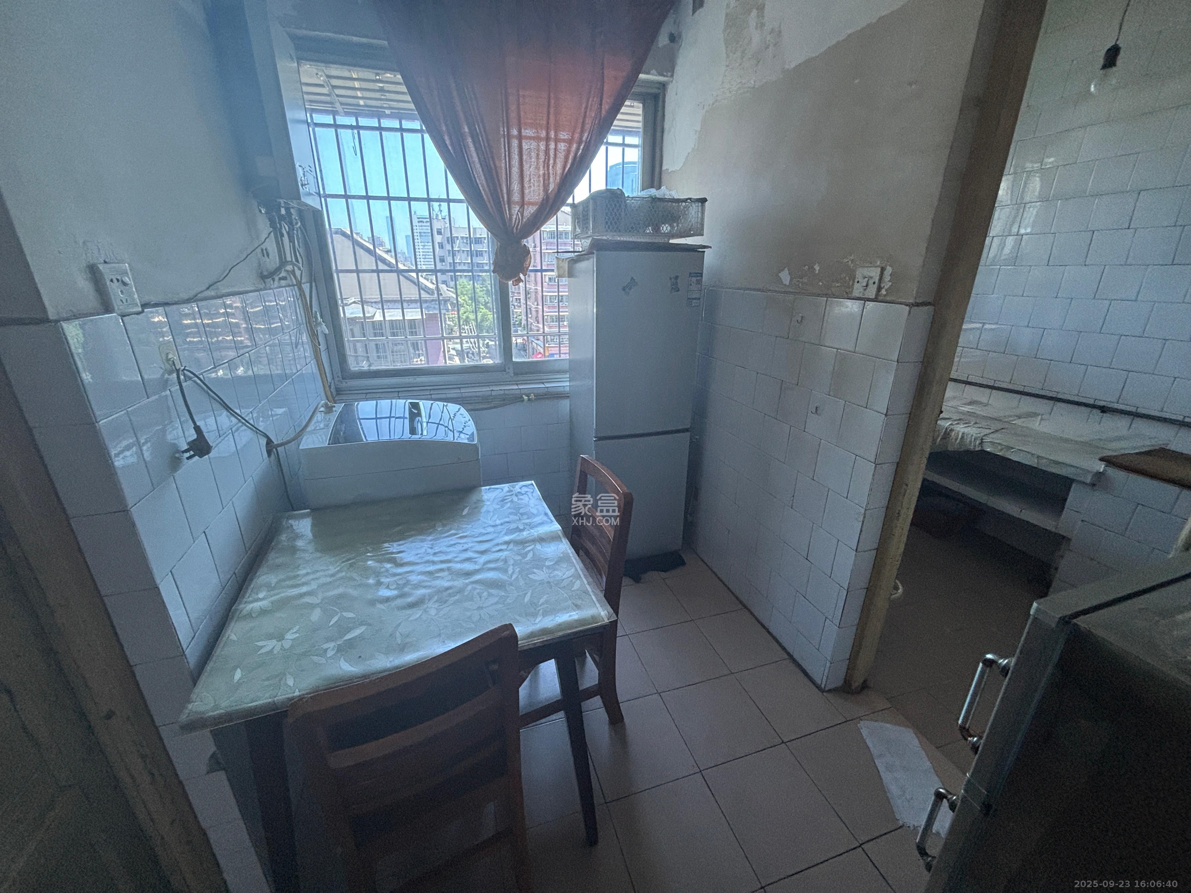 水泵厂宿舍 2室2厅1卫 1200.0元/月 水泵厂宿舍 2室2厅1卫 1200.0元/月室内图