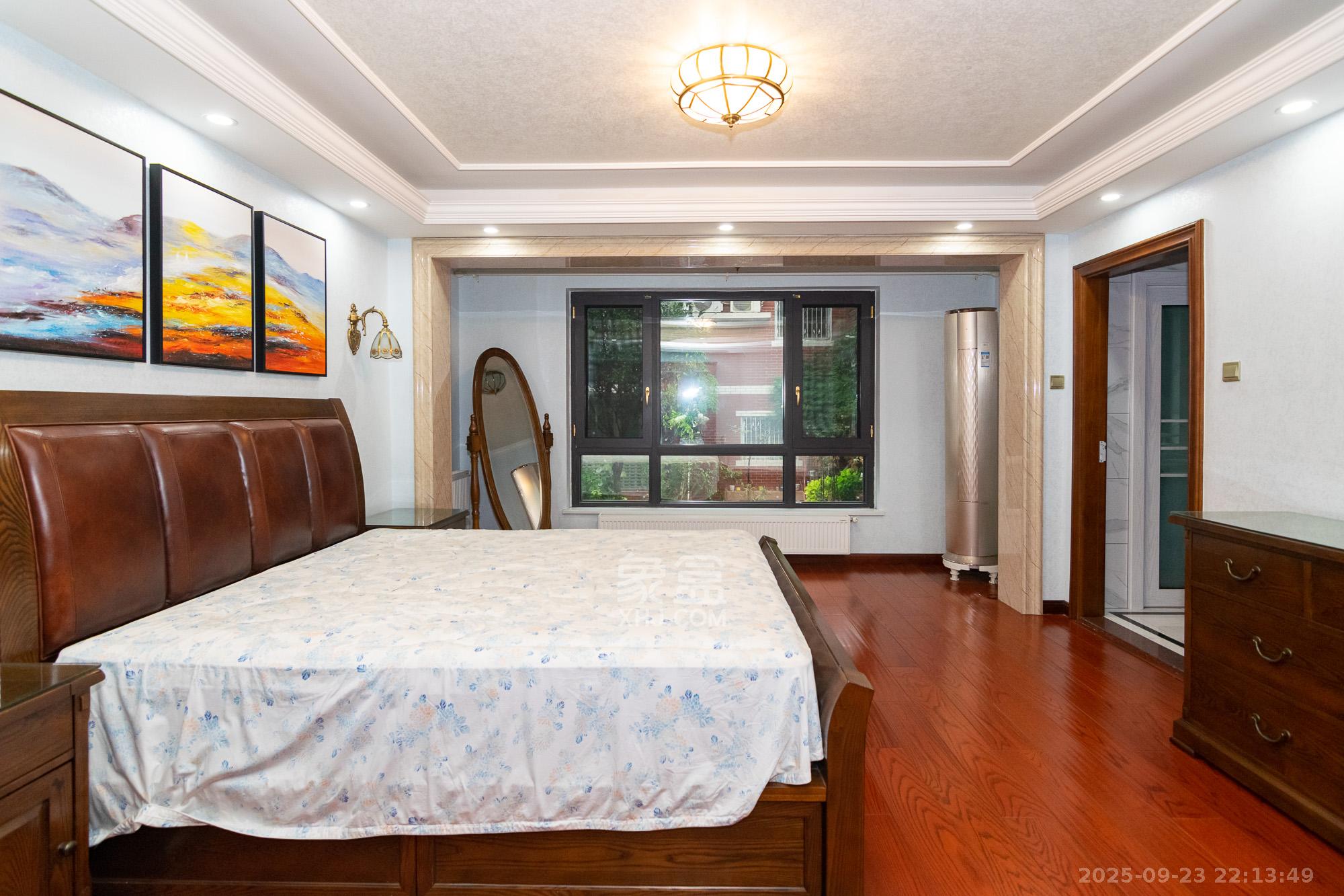 悦禧国际山庄 5室3厅4卫 438.0万 悦禧国际山庄 5室3厅4卫 438.0万卧室