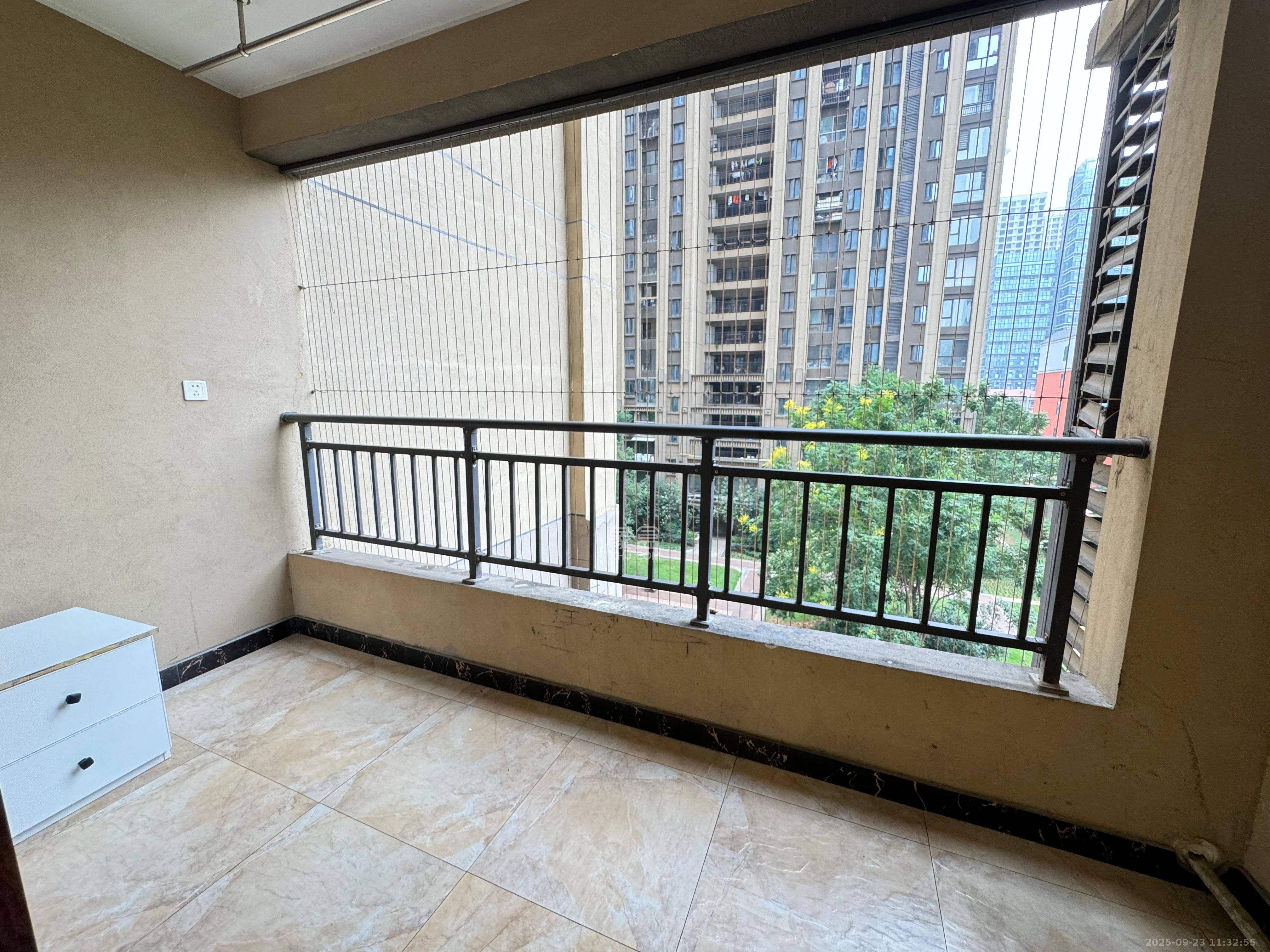 协信星澜汇 3室2厅2卫 2800.0元/月 协信星澜汇 3室2厅2卫 2800.0元/月室内图