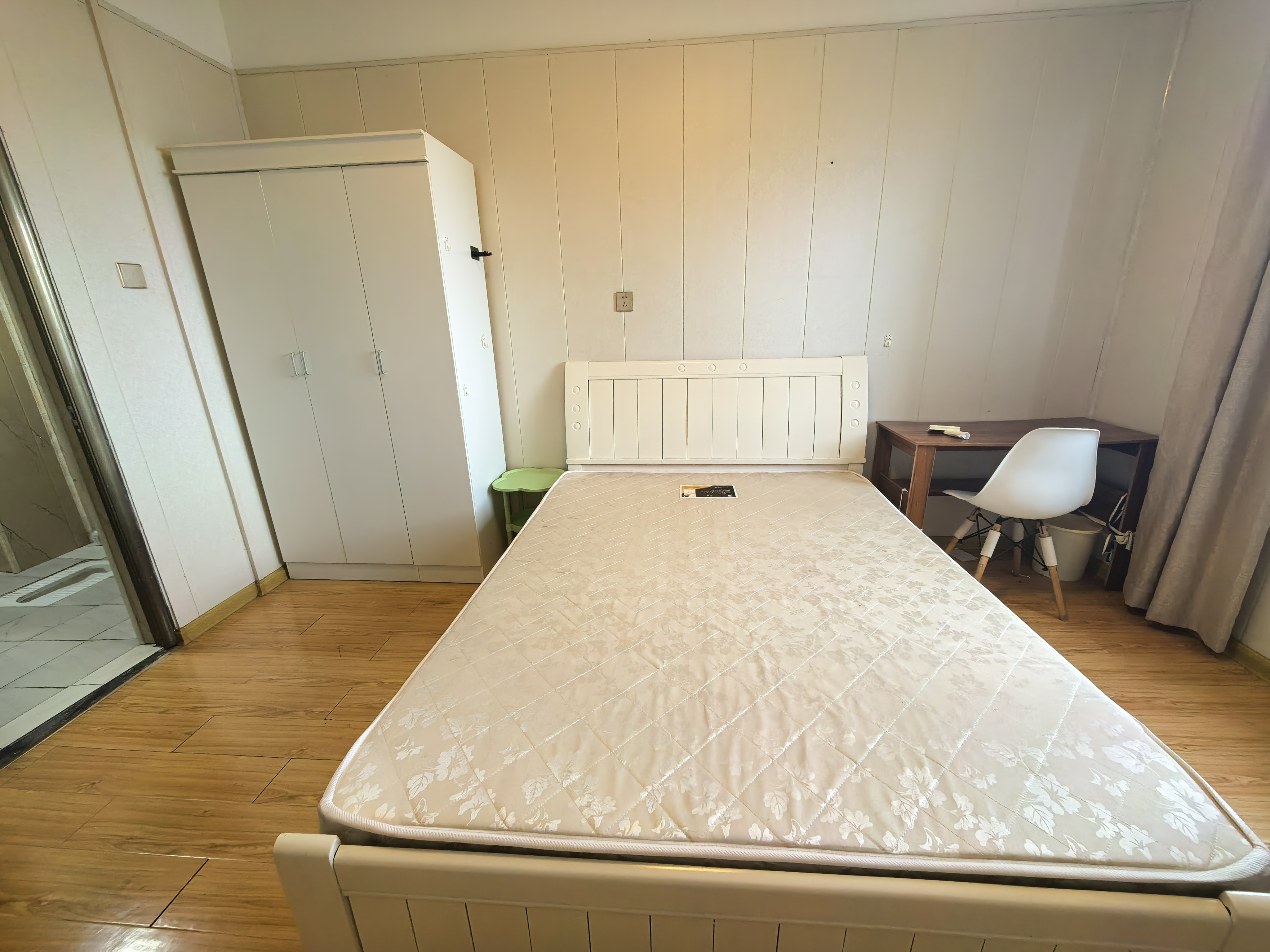 华润置地广场二期 3室2厅2卫 2000.0元/月 华润置地广场二期 3室2厅2卫 2000.0元/月户型图