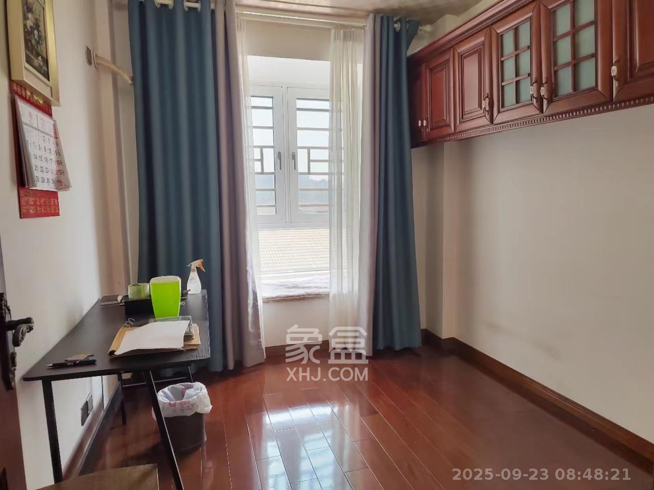 天翔新新家园 3室2厅2卫 2600.0元/月 天翔新新家园 3室2厅2卫 2600.0元/月室内图