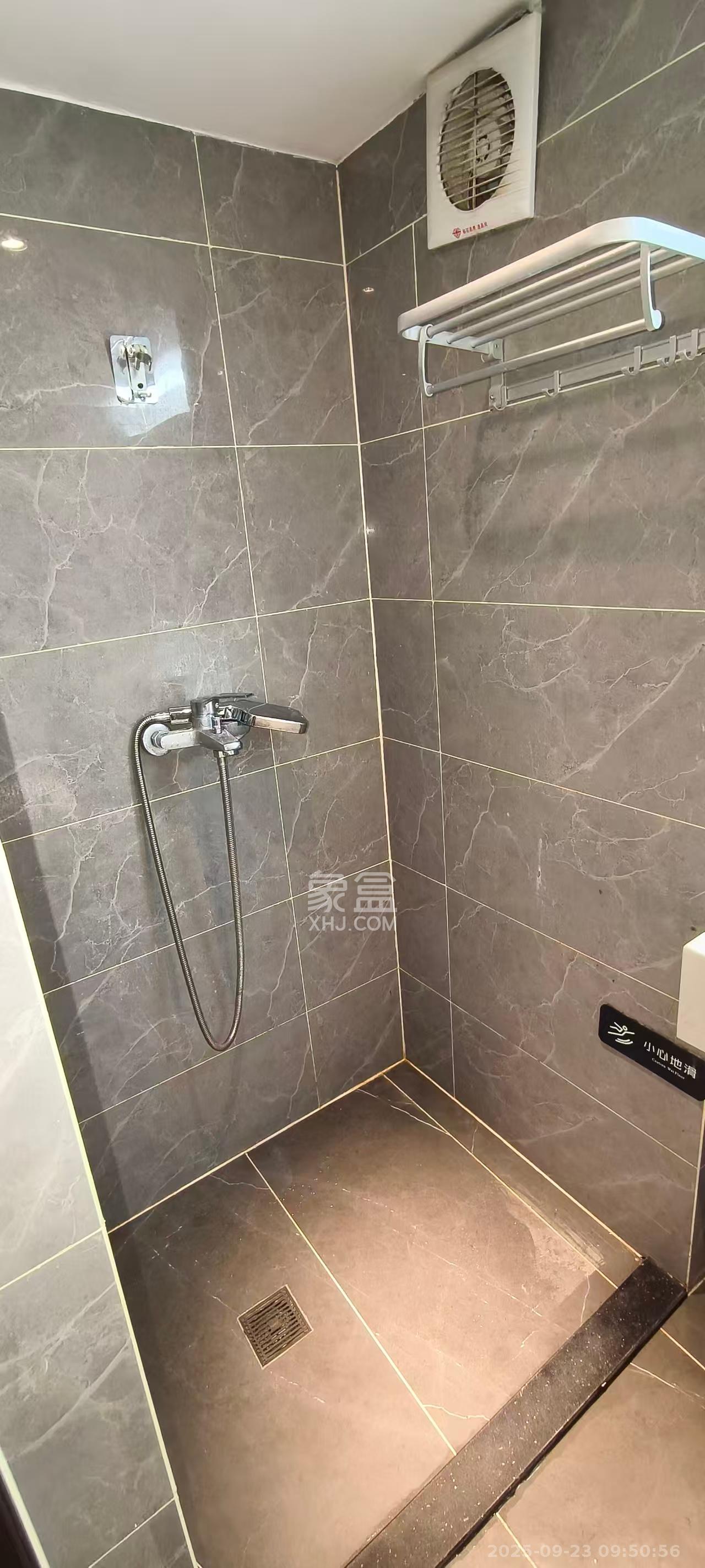 卓越江岸  2室1厅1卫    2500.0元/月 卓越江岸  2室1厅1卫    2500.0元/月室内图