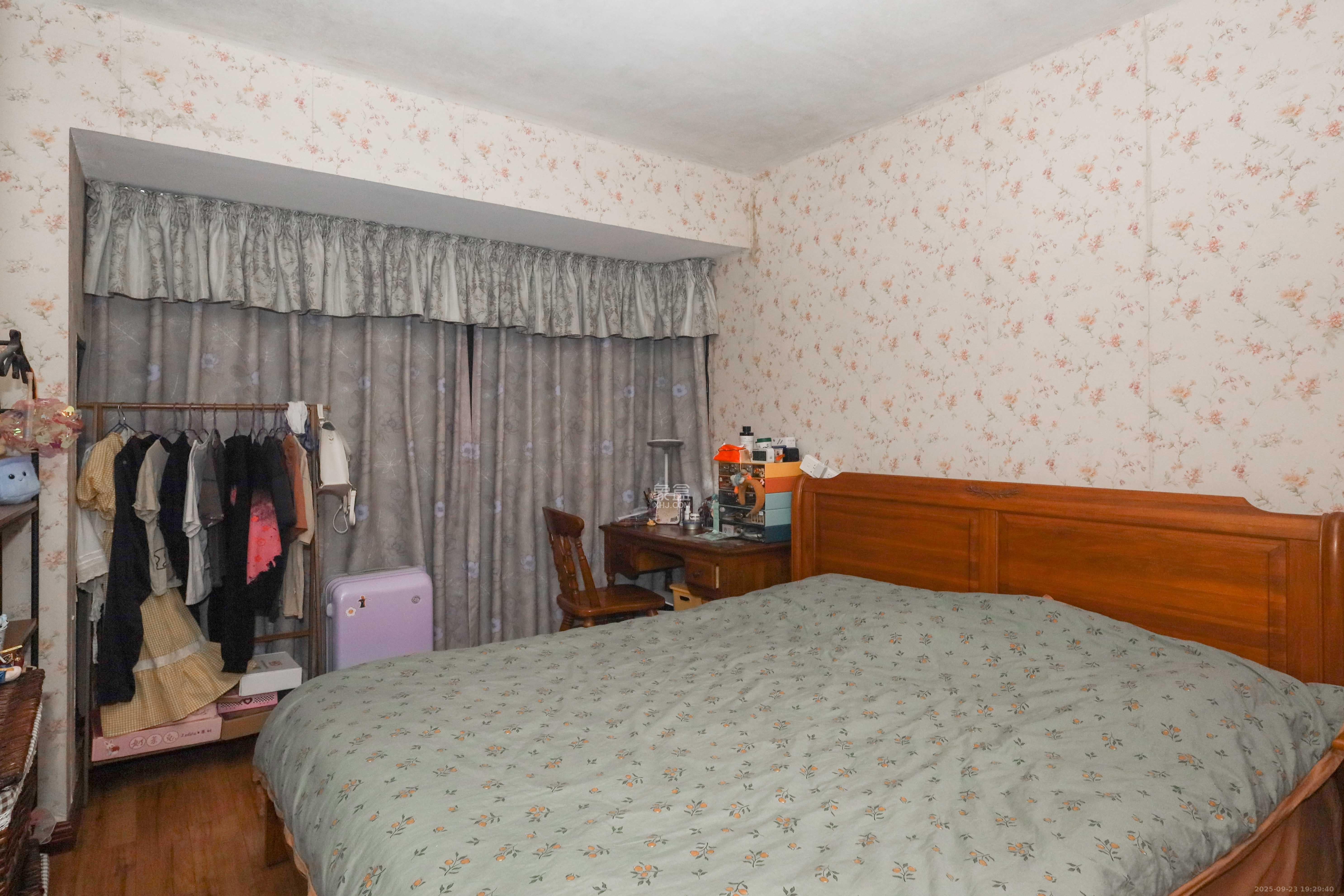 保利麓谷林语B区 3室2厅2卫 105.0万 保利麓谷林语B区 3室2厅2卫 105.0万卧室