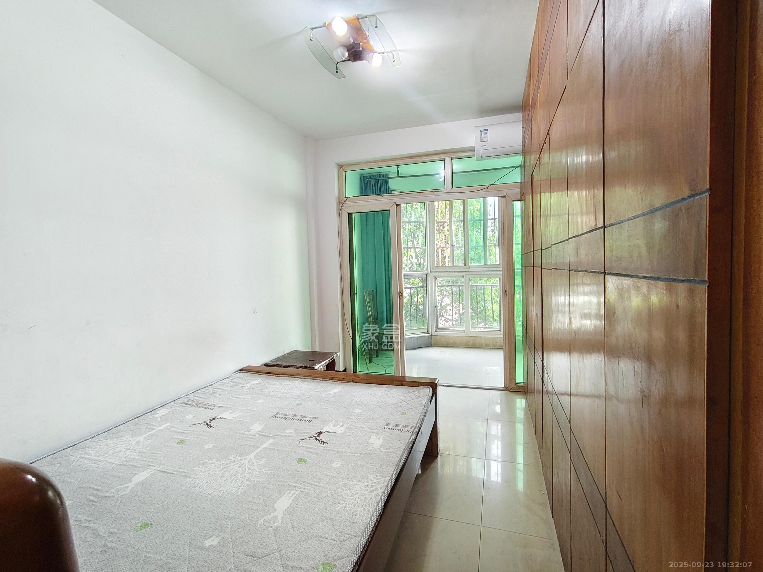 马王堆商贸城  2室1厅1卫    1300.0元/月室内图