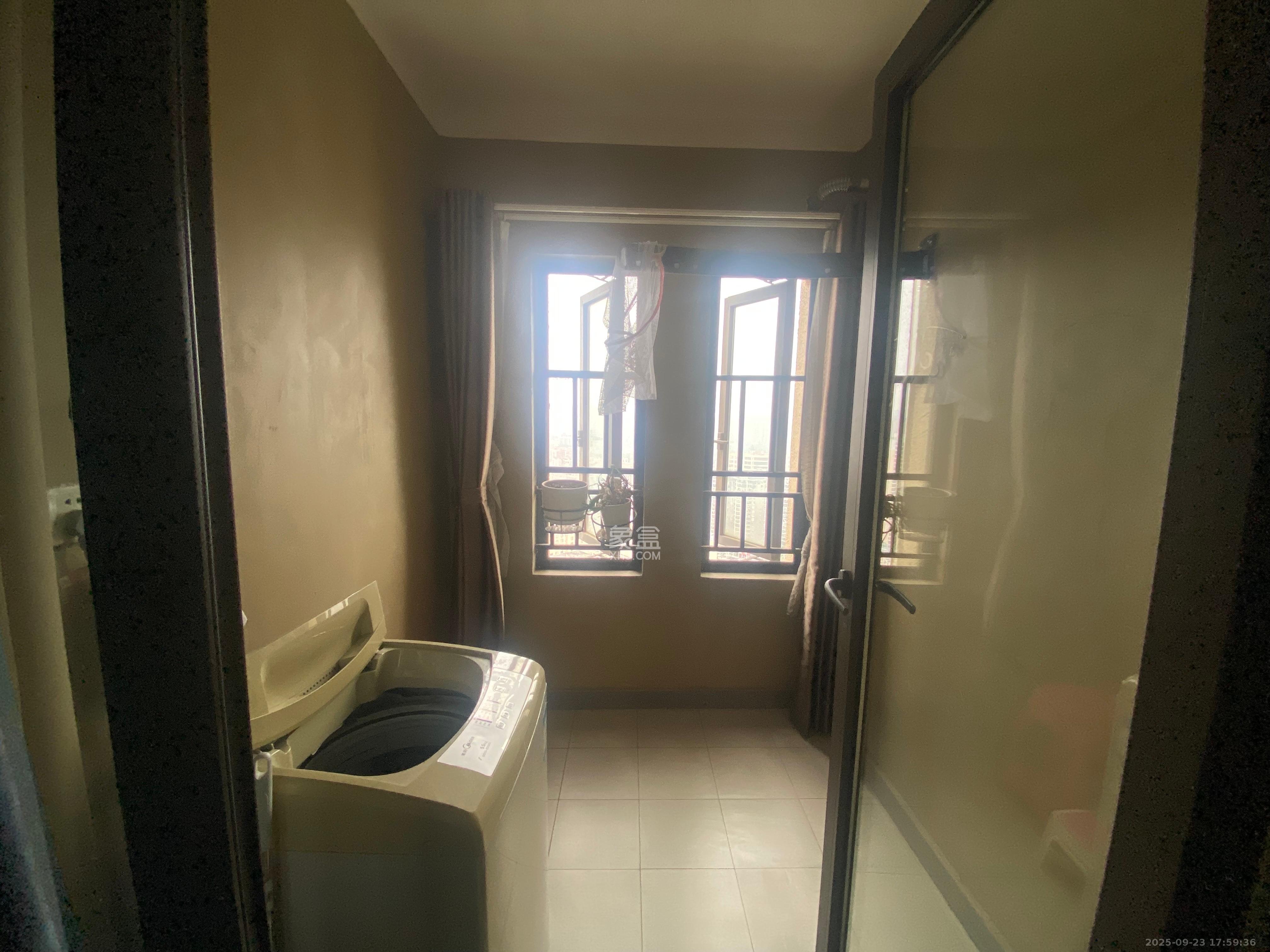 美洲故事高层  1室1厅1卫    1500.0元/月室内图