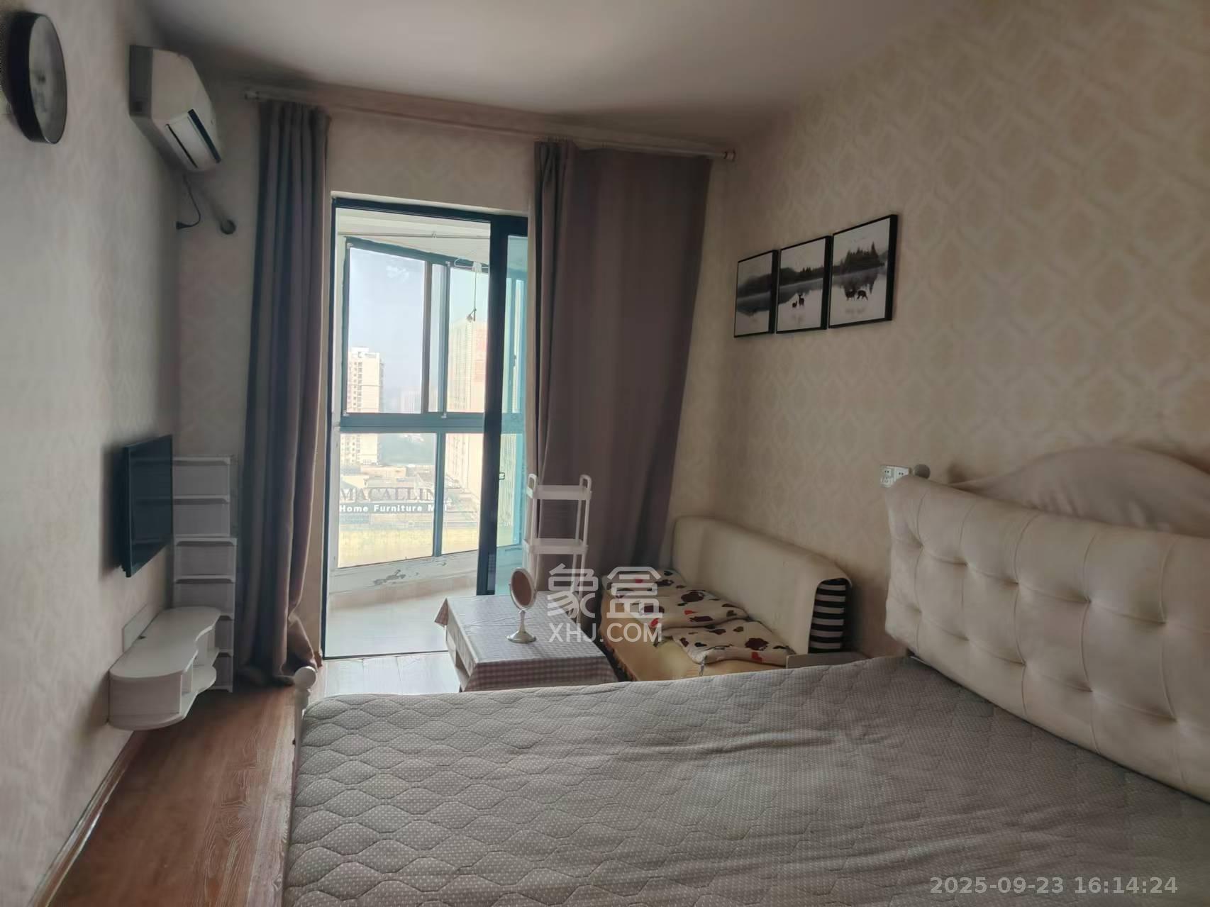 绿地中央广场 1室0厅1卫 1500.0元/月 绿地中央广场 1室0厅1卫 1500.0元/月室内图