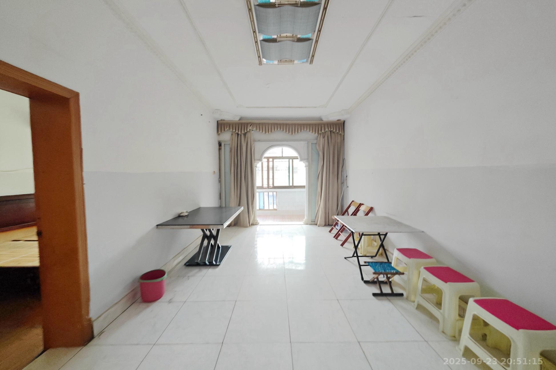 标准件厂宿舍(长沙标准件总厂宿舍) 2室2厅1卫 30.8万 标准件厂宿舍(长沙标准件总厂宿舍) 2室2厅1卫 30.8万客厅