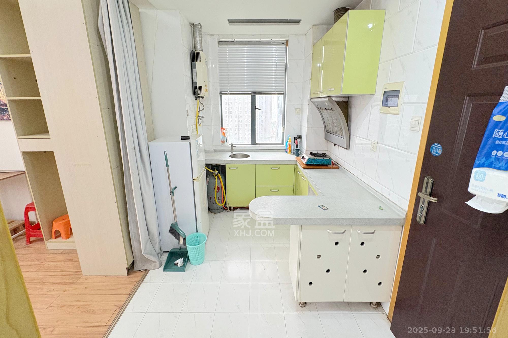 YO领域（领御大厦）  1室1厅1卫    35.0万厨房