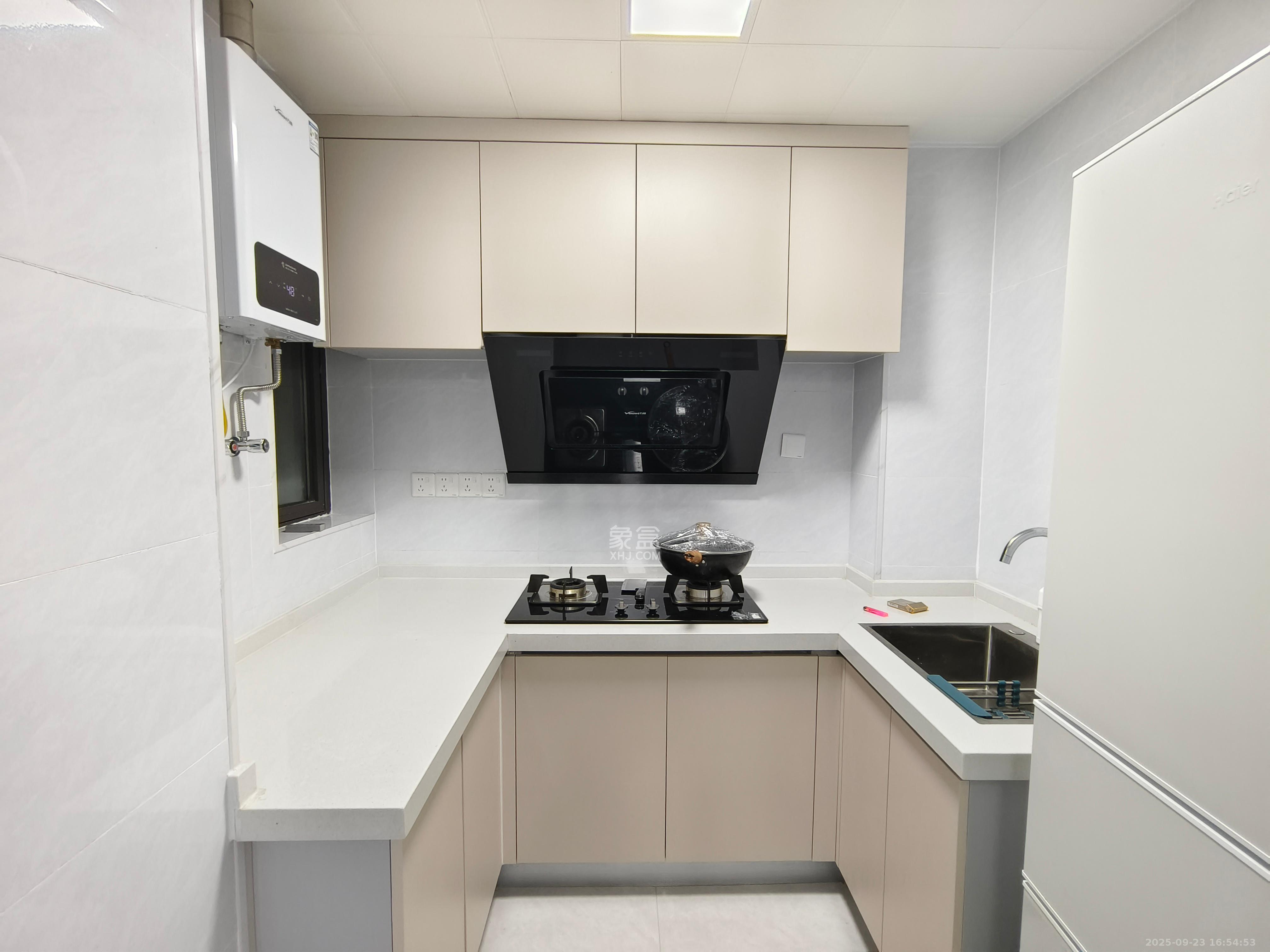 天城国际广场  3室2厅1卫    3000.0元/月室内图